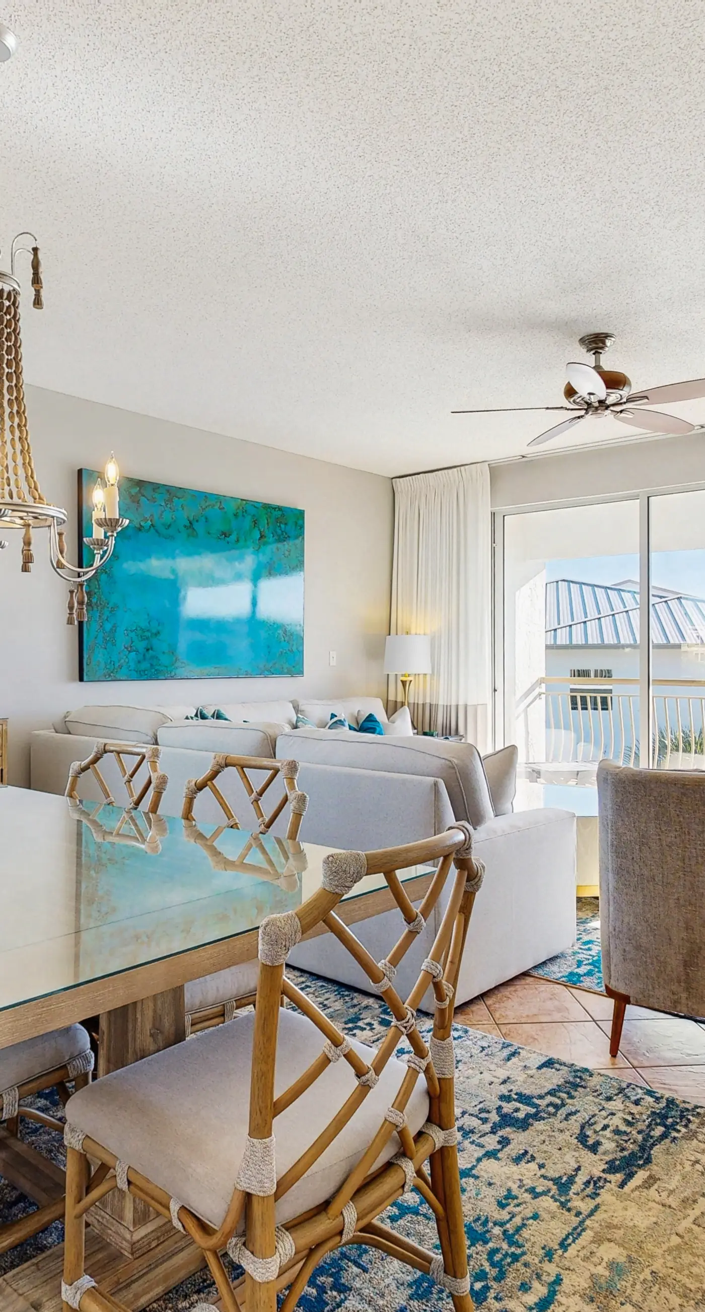 Beach dwelling with great view, pool & pickleball - snowbird-friendly