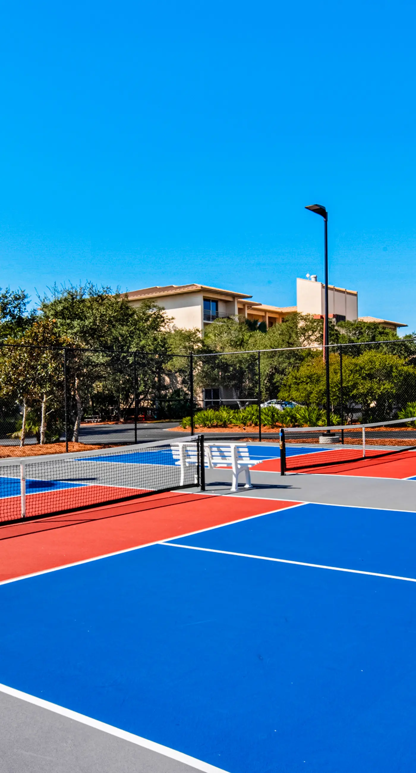 Beach dwelling with great view, pool & pickleball - snowbird-friendly