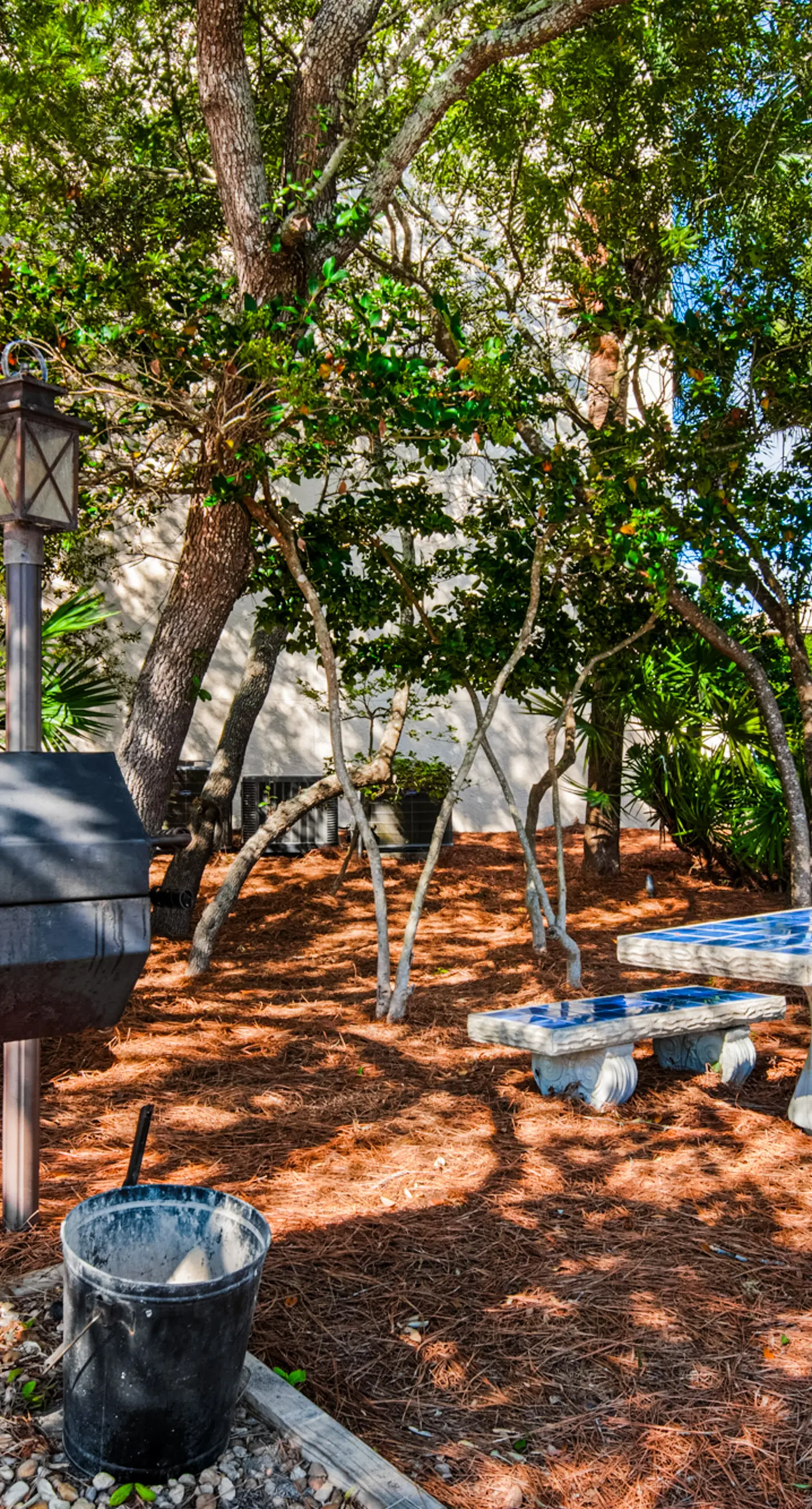 Beach dwelling with great view, pool & pickleball - snowbird-friendly