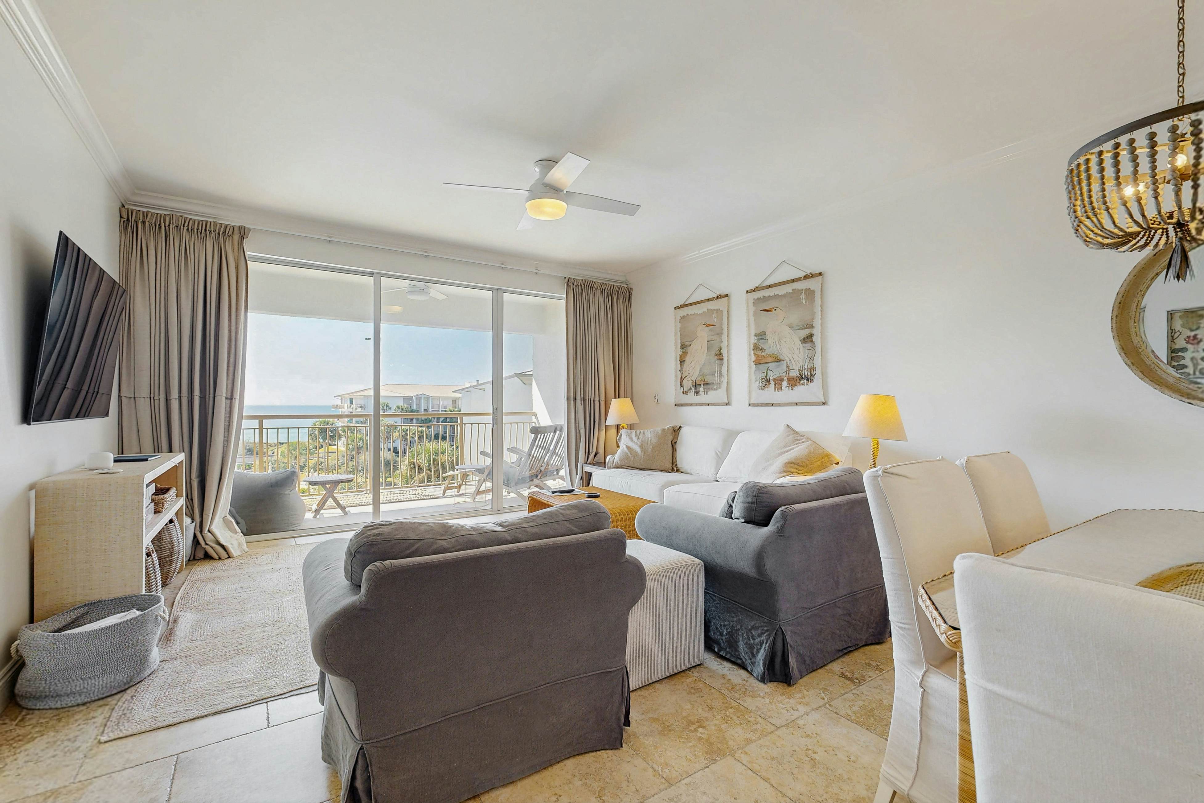 Condo on the beach with tennis, pickleball, shuffleboard & balcony