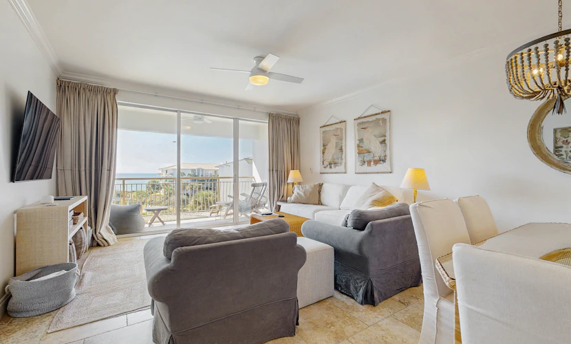 Condo on the beach with tennis, pickleball, shuffleboard & balcony