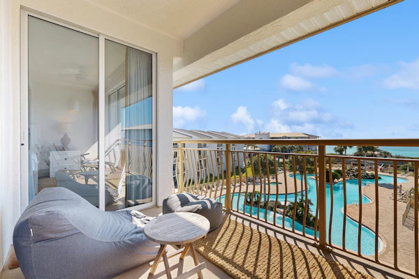 Condo on the beach with tennis, pickleball, shuffleboard & balcony