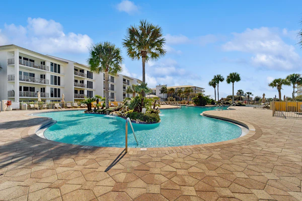 Condo on the beach with tennis, pickleball, shuffleboard & balcony