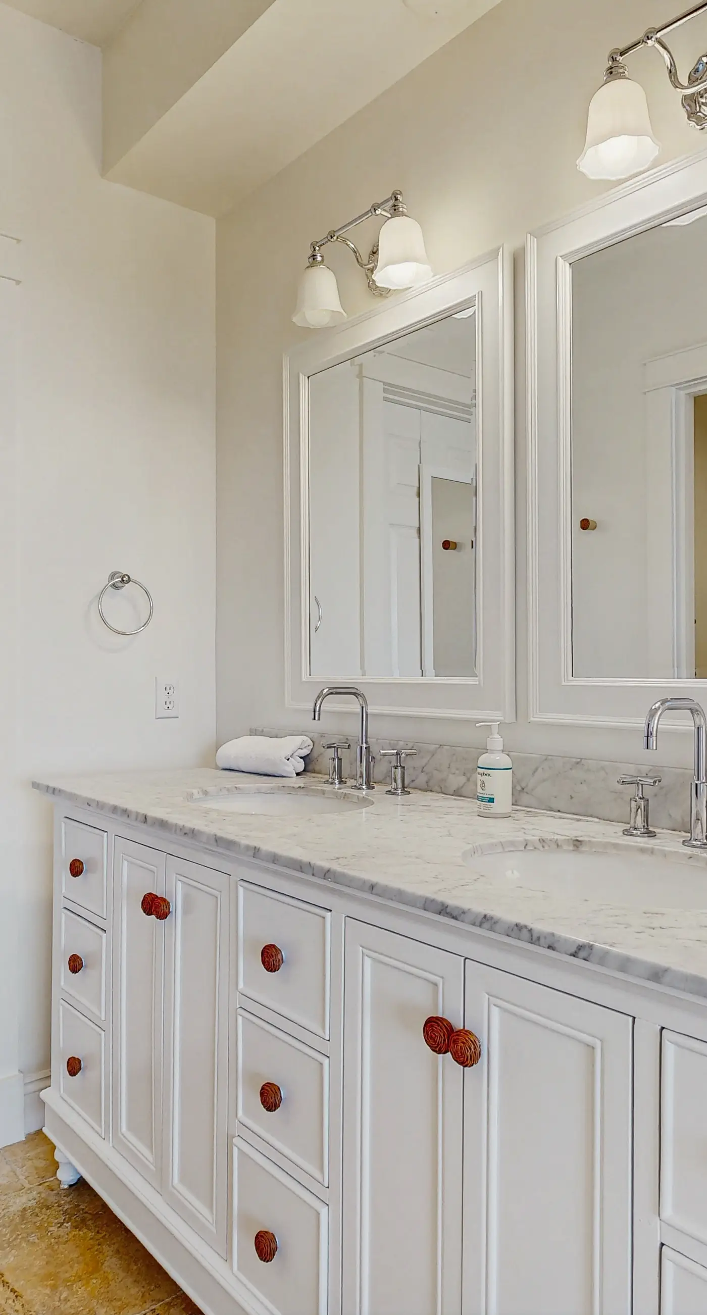 Condo on the beach with tennis, pickleball, shuffleboard & balcony