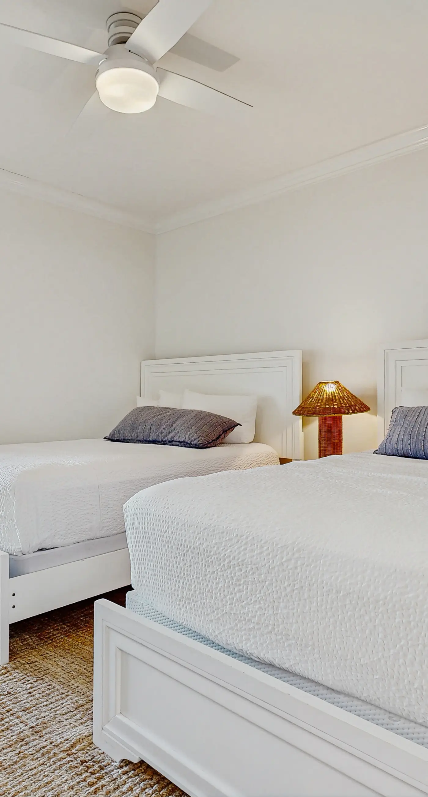 Condo on the beach with tennis, pickleball, shuffleboard & balcony