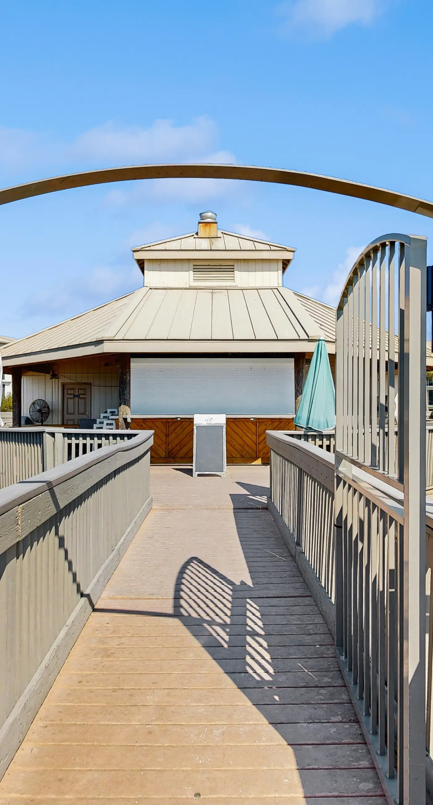 Condo on the beach with tennis, pickleball, shuffleboard & balcony