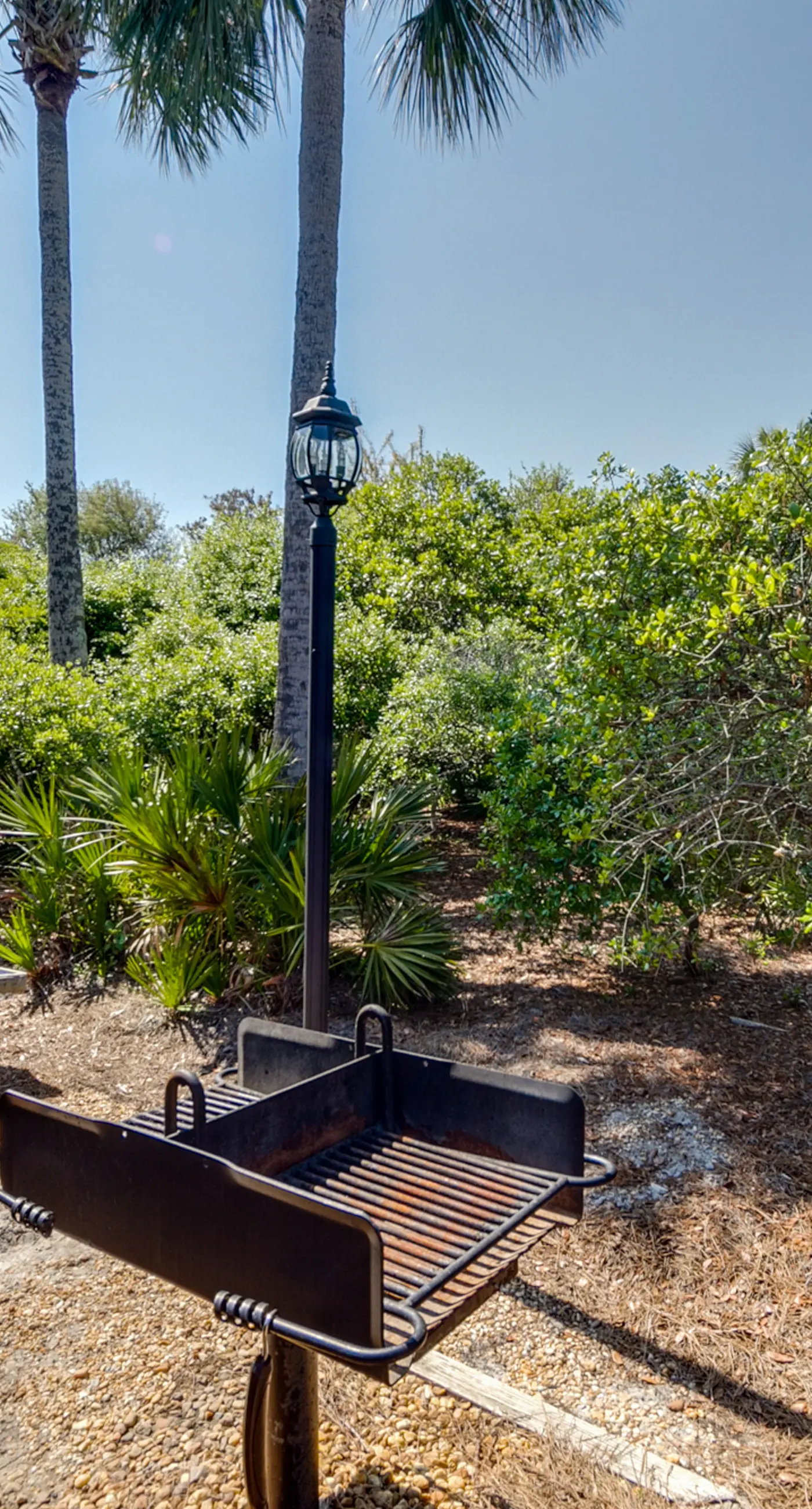 Condo on the beach with tennis, pickleball, shuffleboard & balcony