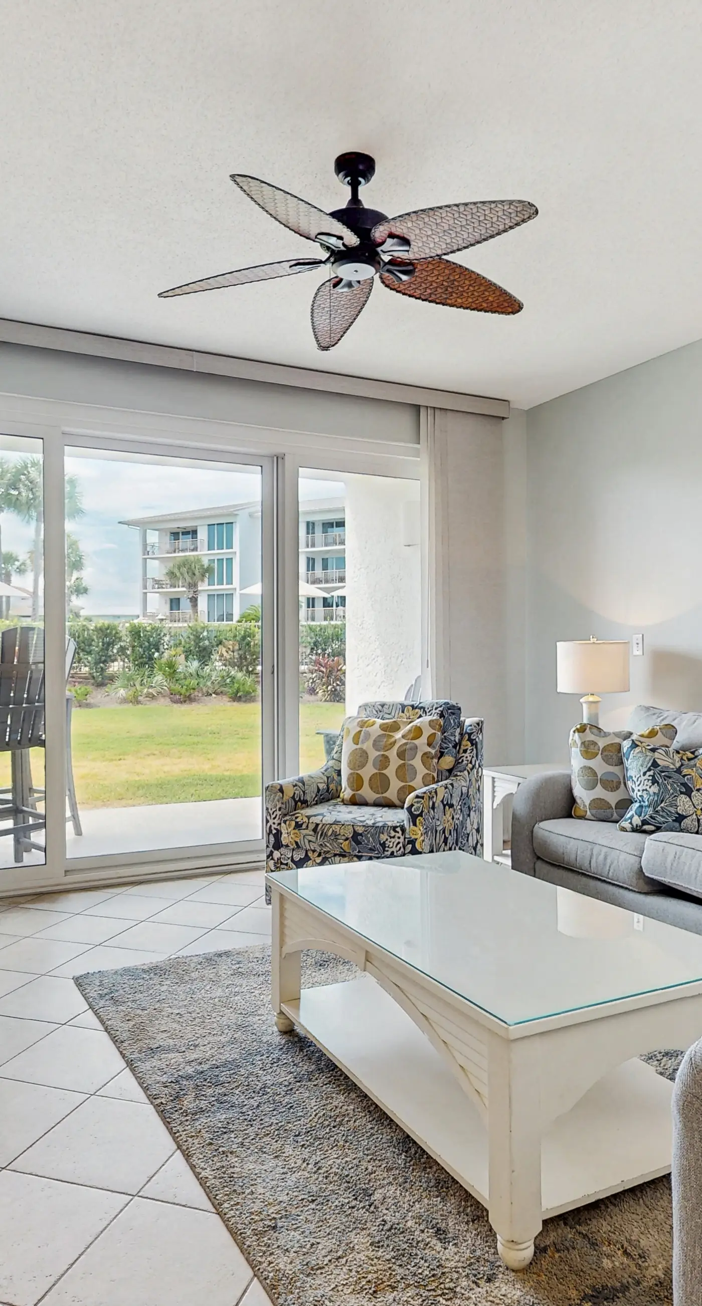 Gorgeous home with tennis, pickleball, pool & hot tub - steps from the beach