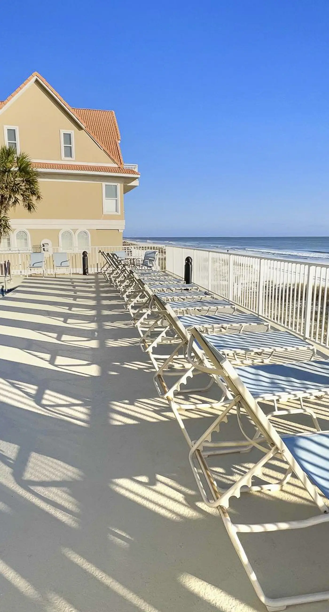 Gorgeous home a walk to the Gulf & minutes from dining