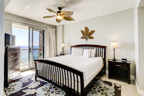 Gorgeous waterfront condo with incredible views, two pools & gym