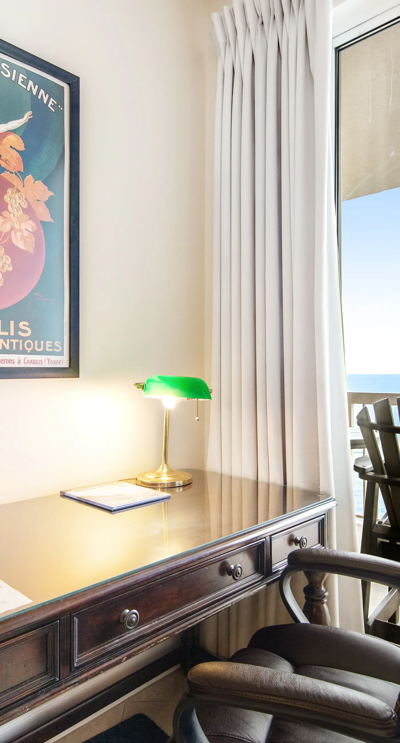 Inviting & spacious 18th-floor condo with tropical pools & gym - walk to the beach