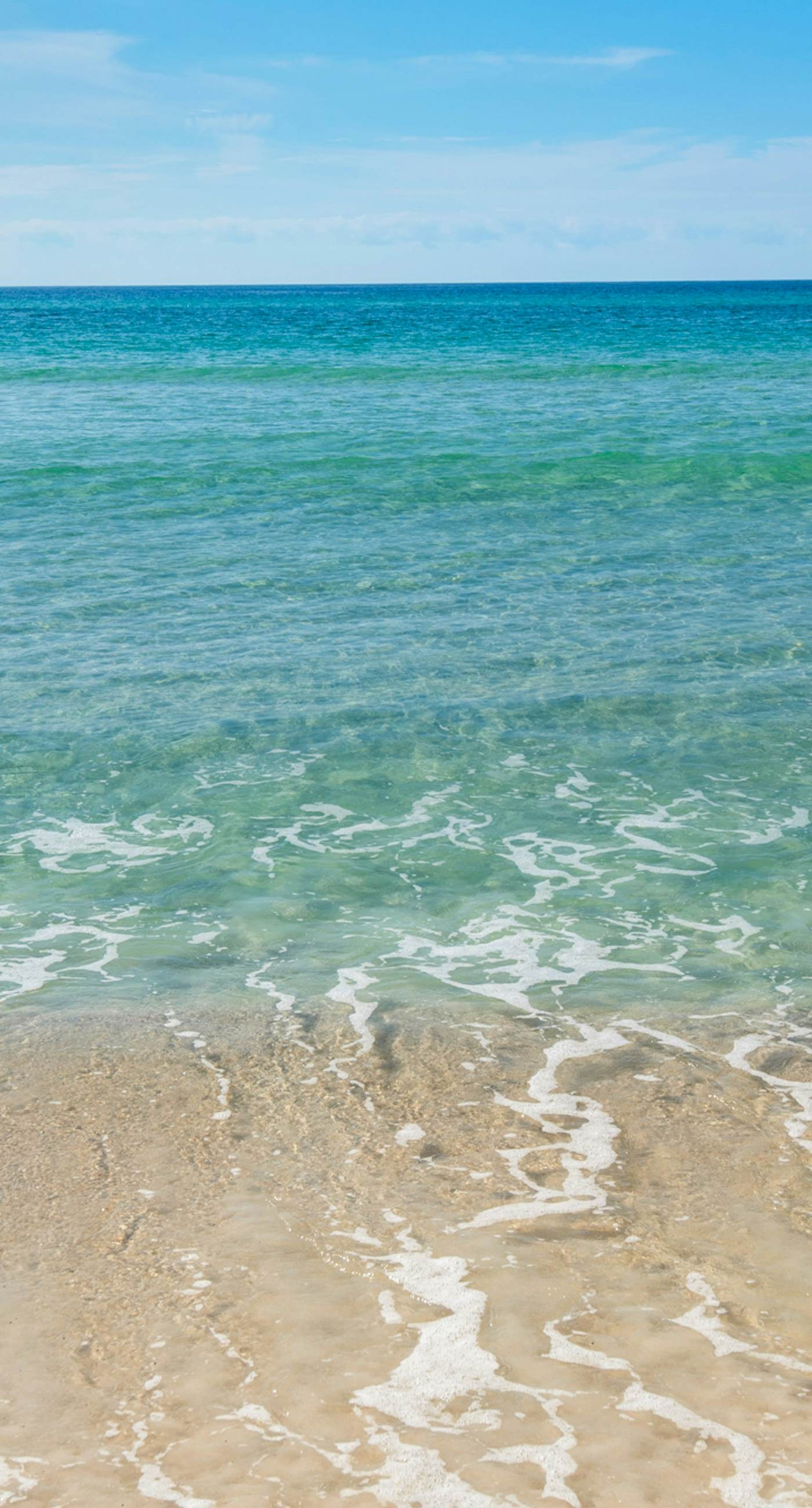 Elegant abode overlooking the pool with beach access, tennis & pickleball