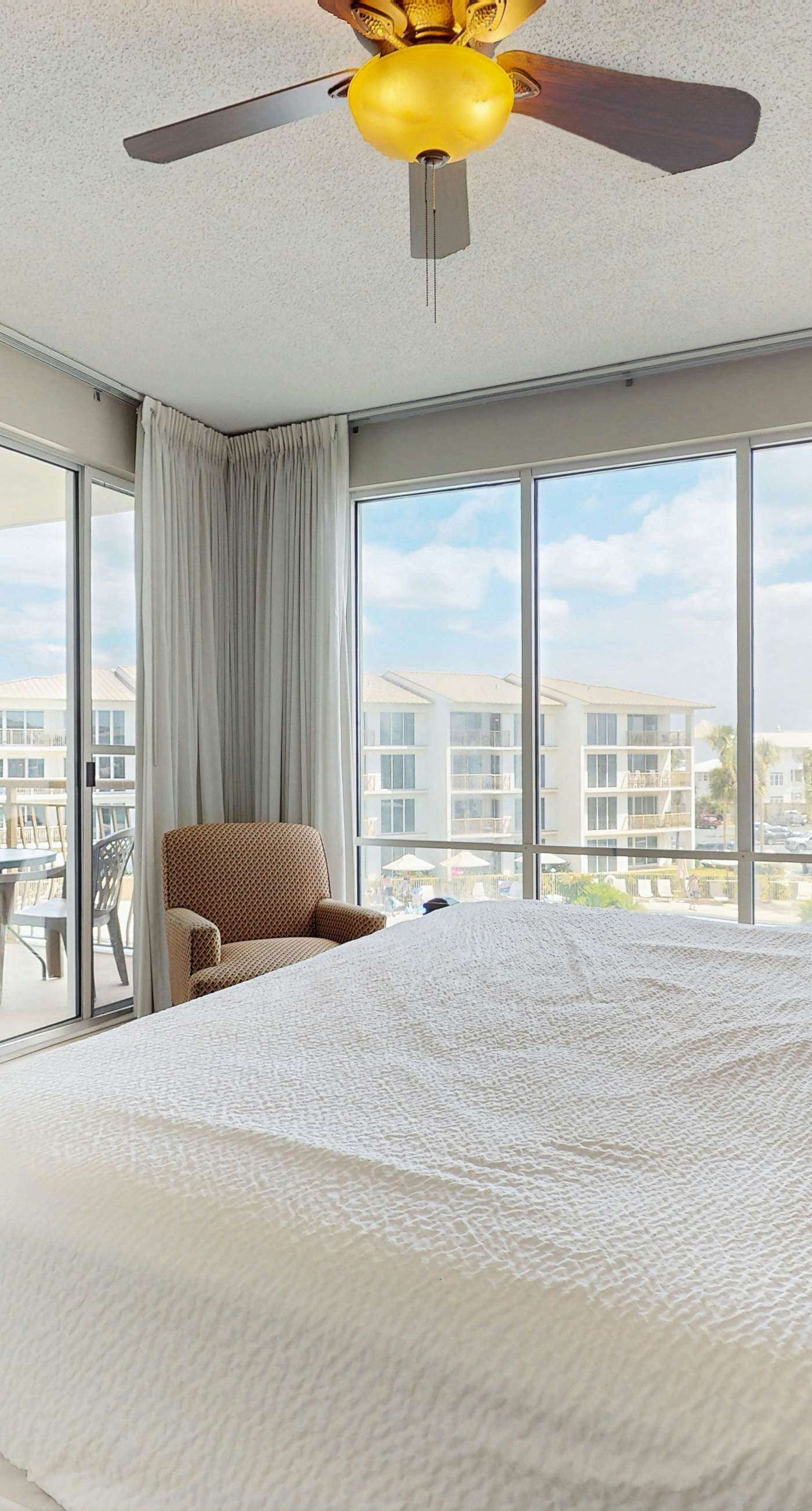 Elegant abode overlooking the pool with beach access, tennis & pickleball