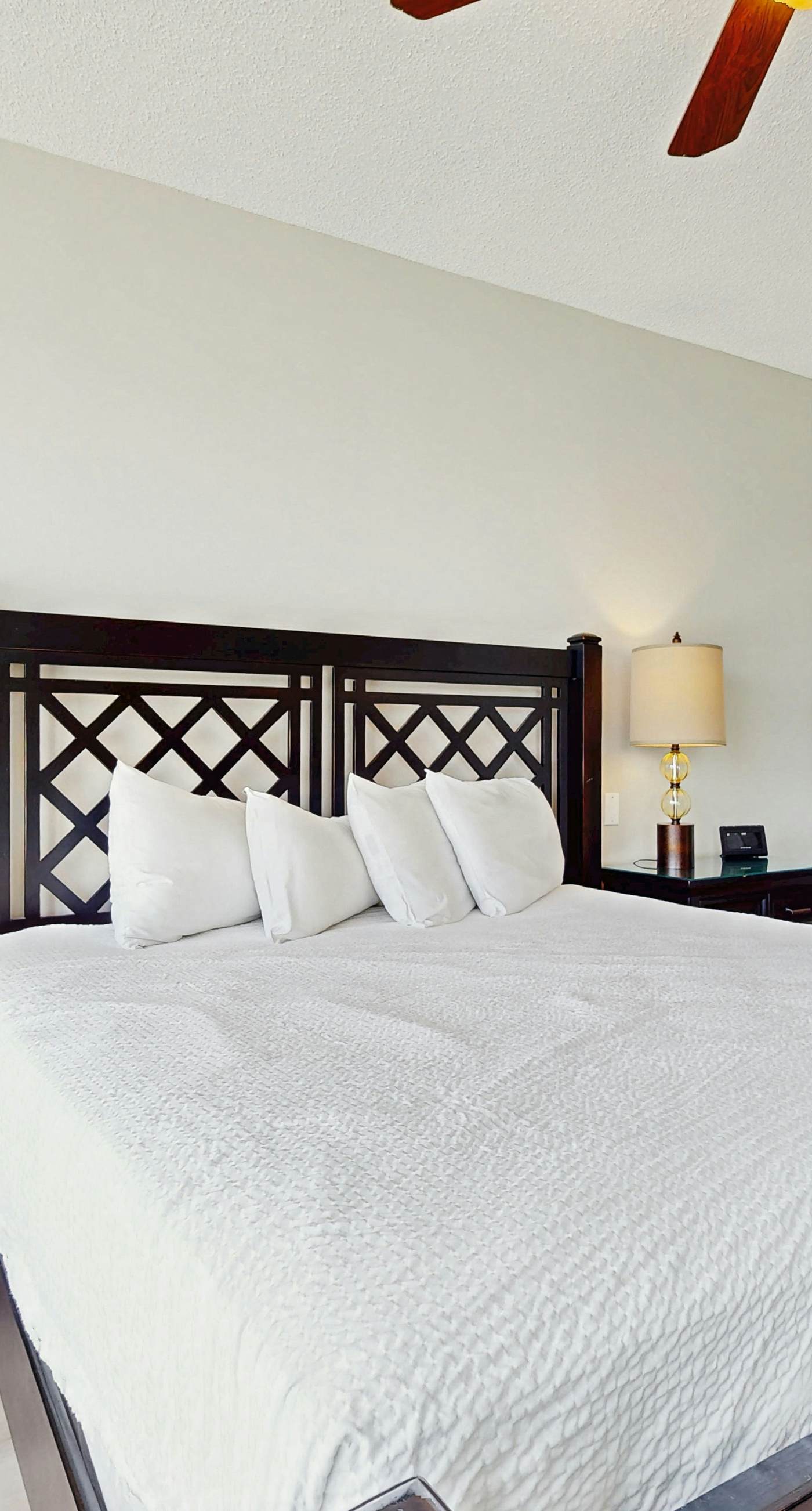 Elegant abode overlooking the pool with beach access, tennis & pickleball