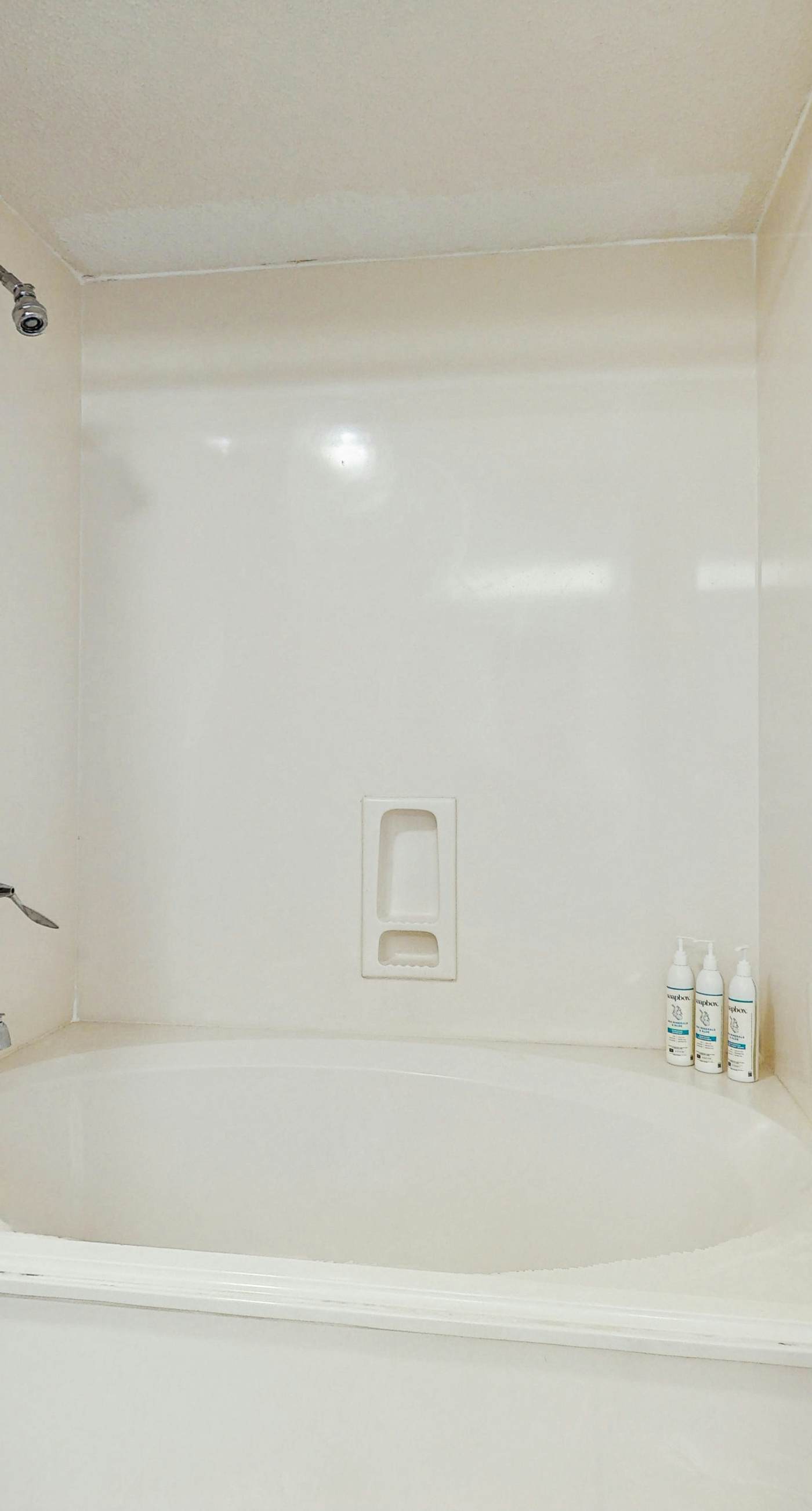 Elegant abode overlooking the pool with beach access, tennis & pickleball