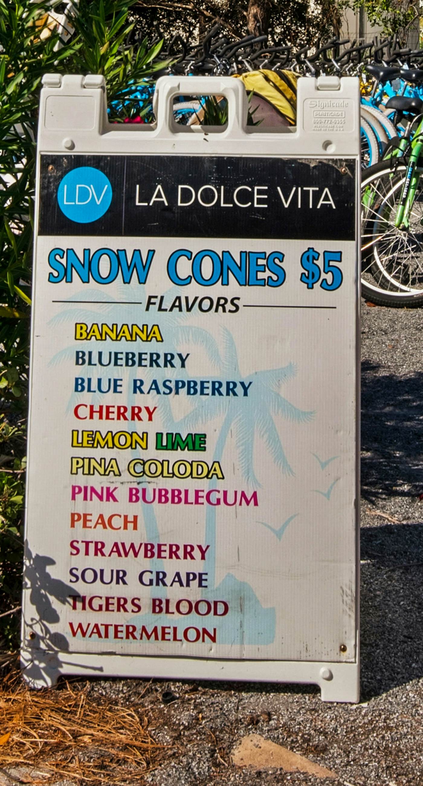 Elegant abode overlooking the pool with beach access, tennis & pickleball