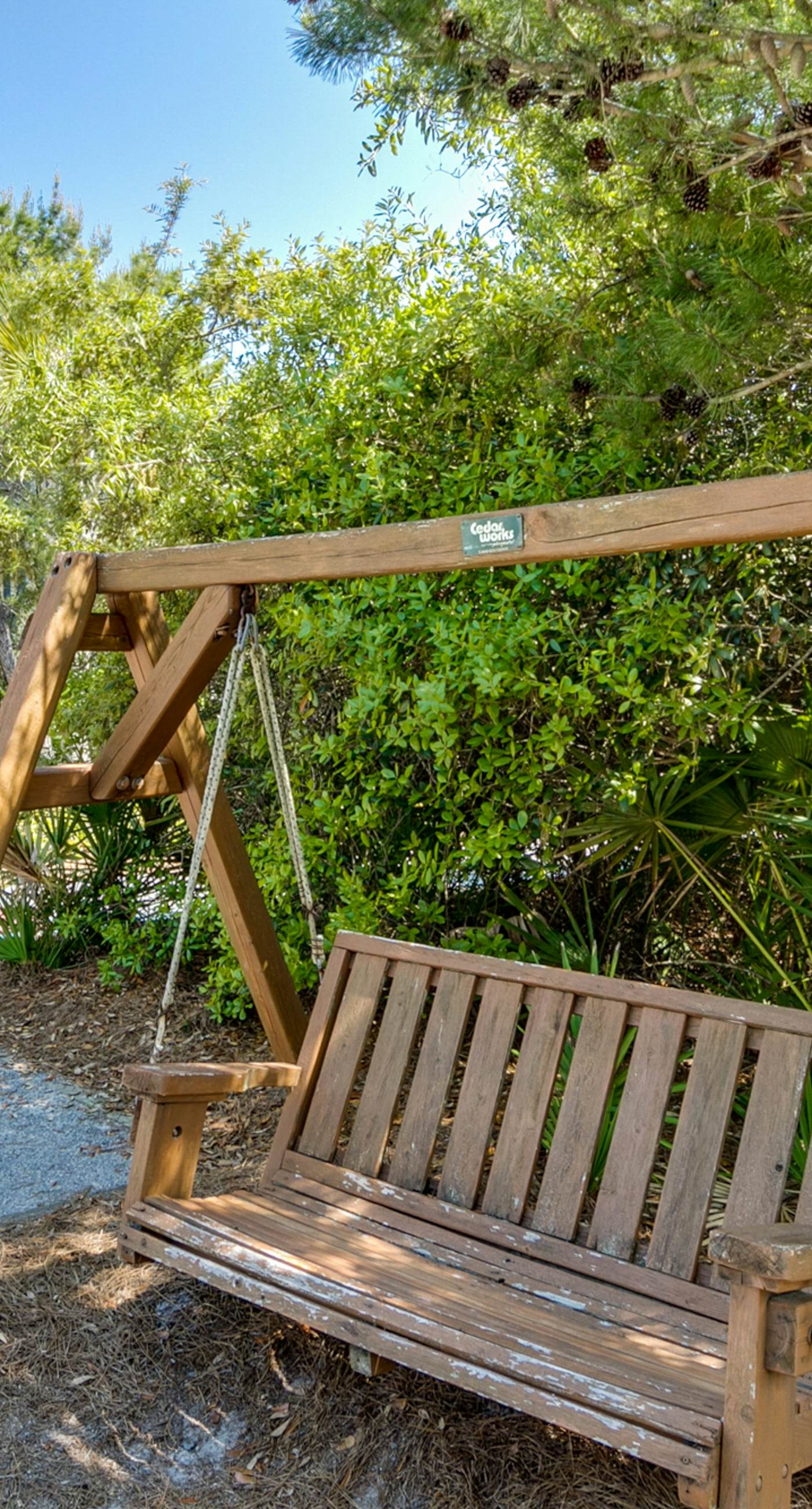 Elegant abode overlooking the pool with beach access, tennis & pickleball