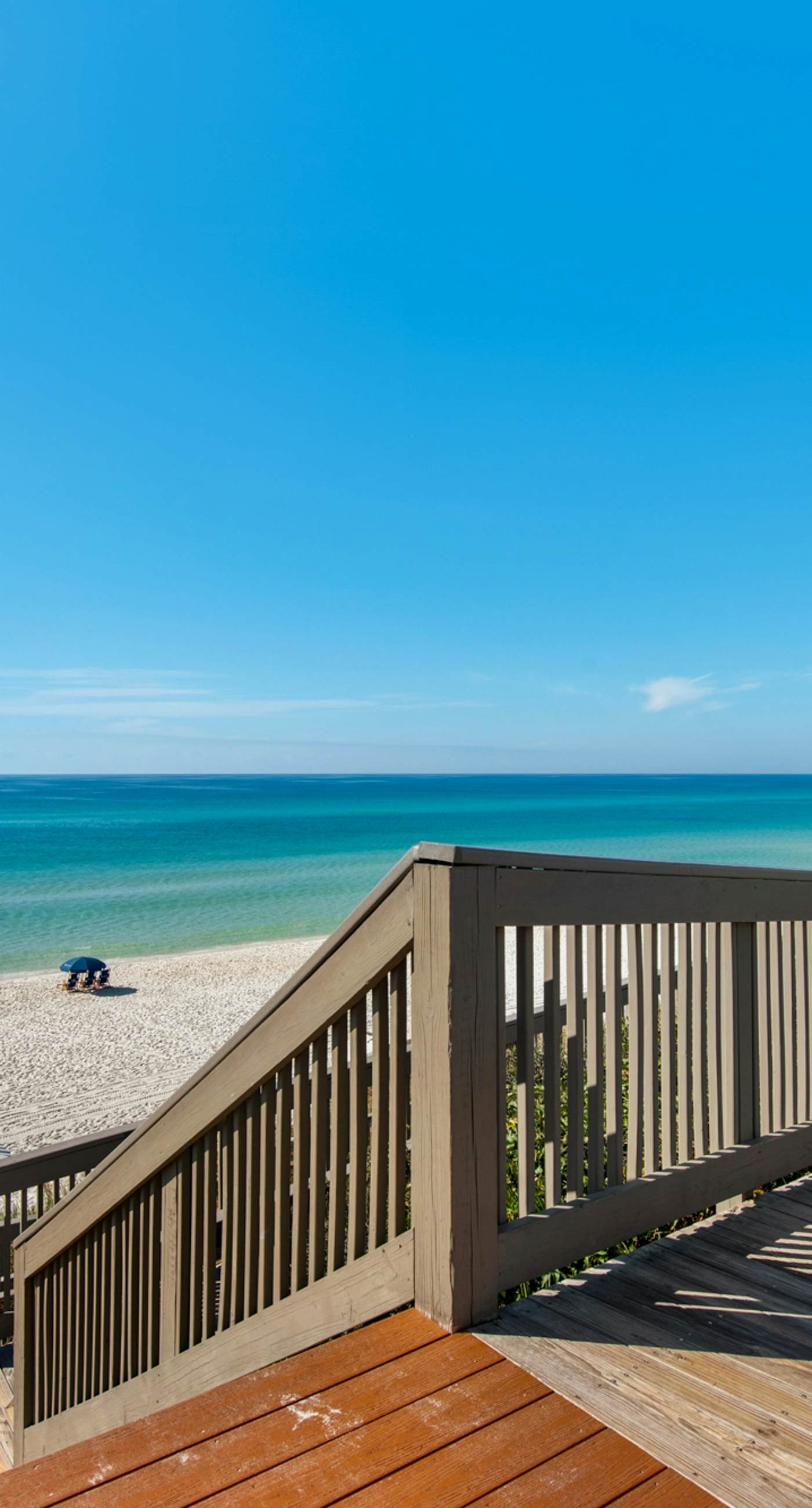 Elegant abode overlooking the pool with beach access, tennis & pickleball