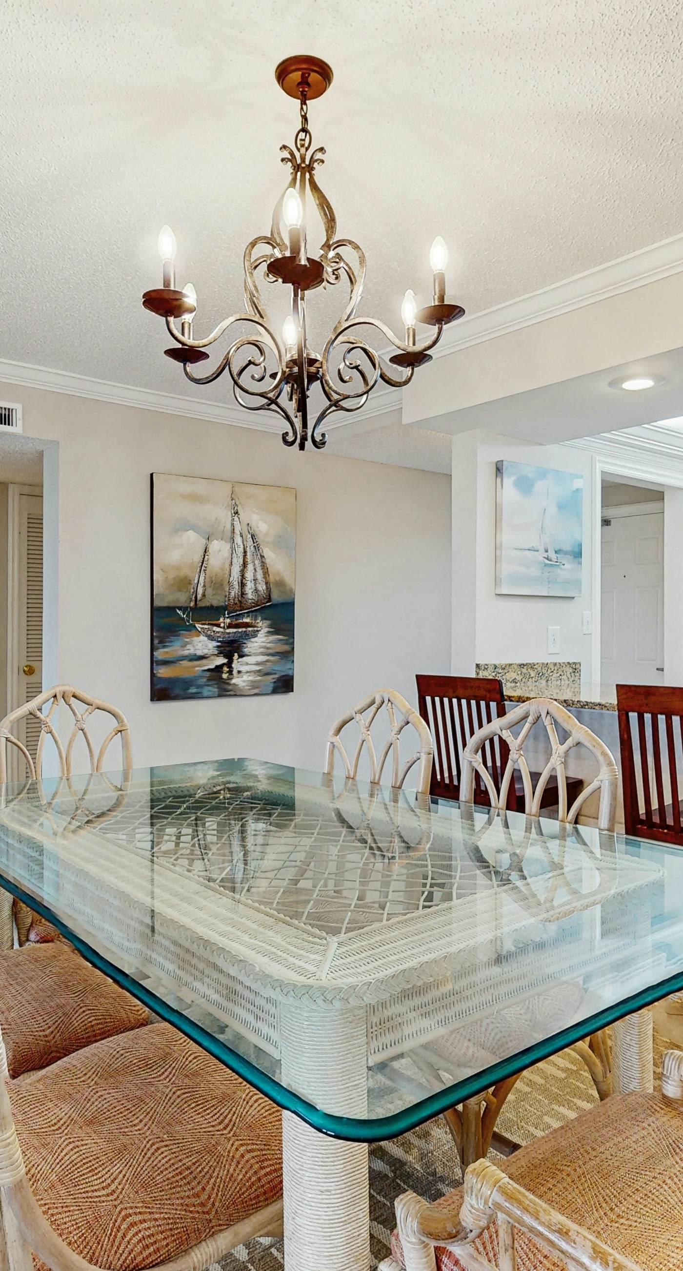 Cozy, Gulf-front home with 2 beach chairs - short distance to entertainment