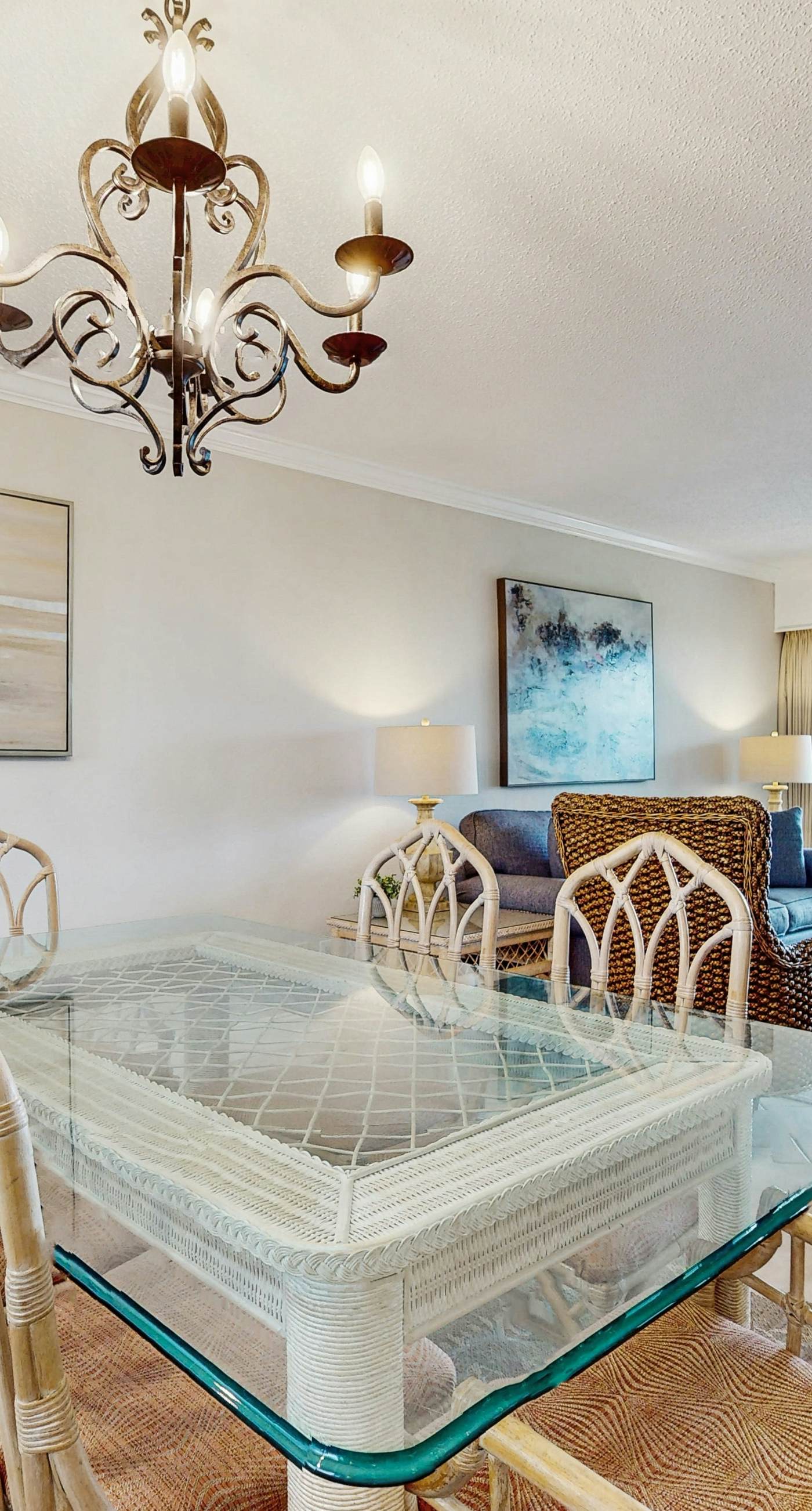 Cozy, Gulf-front home with 2 beach chairs - short distance to entertainment