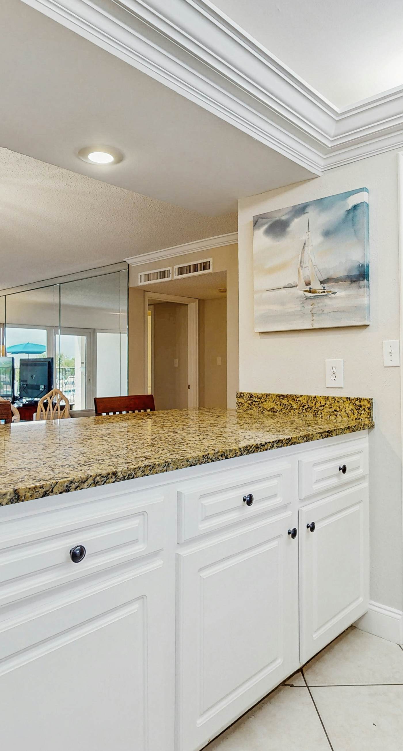 Cozy, Gulf-front home with 2 beach chairs - short distance to entertainment