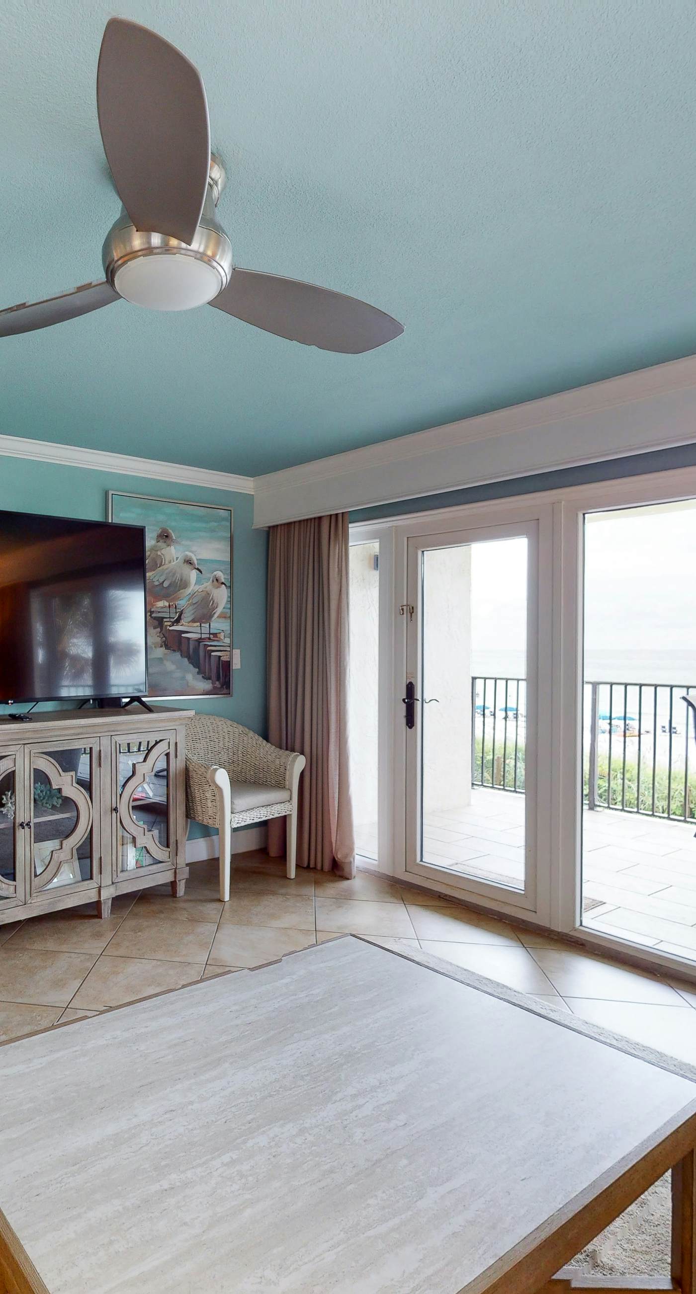 Gorgeous beachfront condo with a pool & private beach access