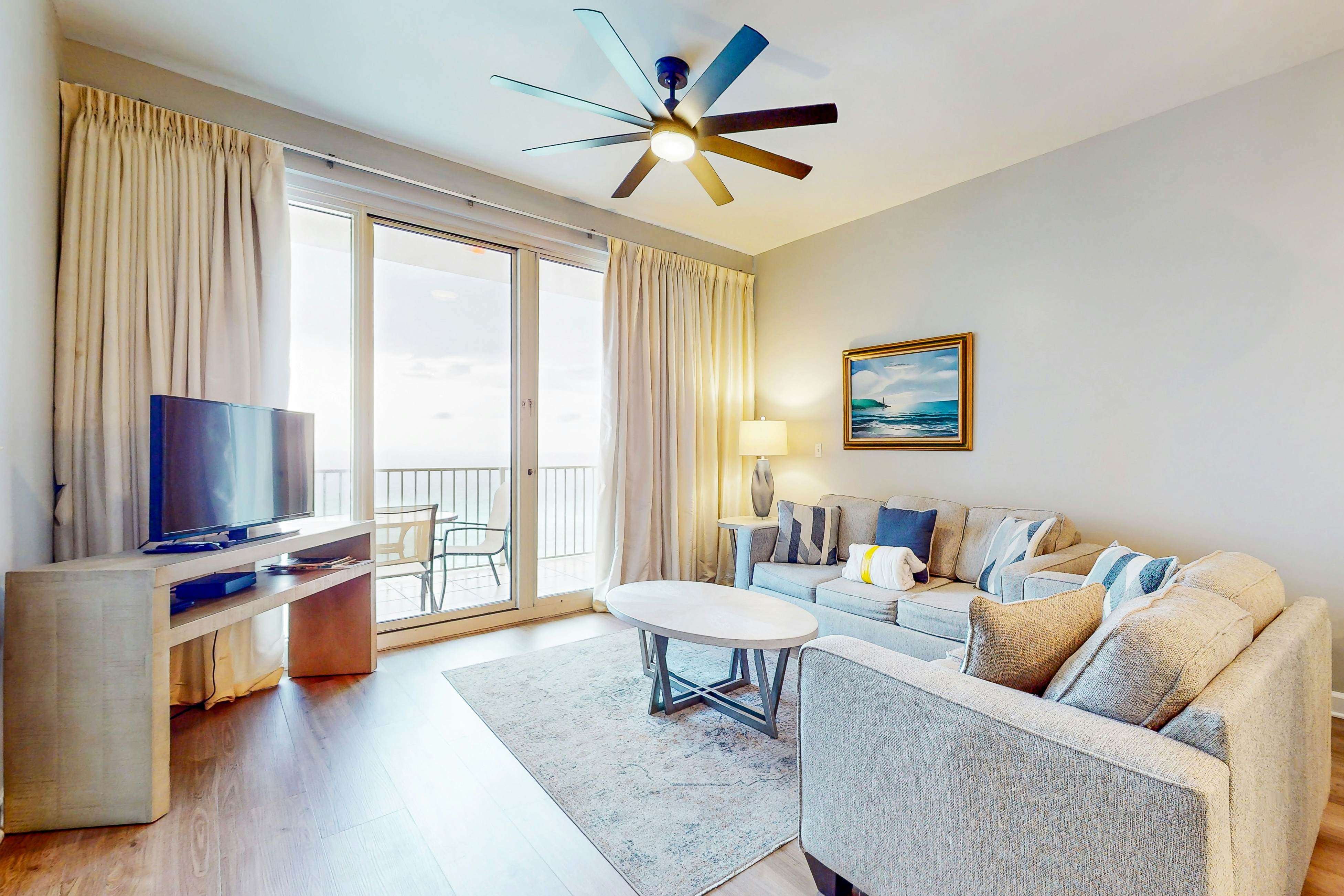 Bright getaway w/ gorgeous views - close to restaurants