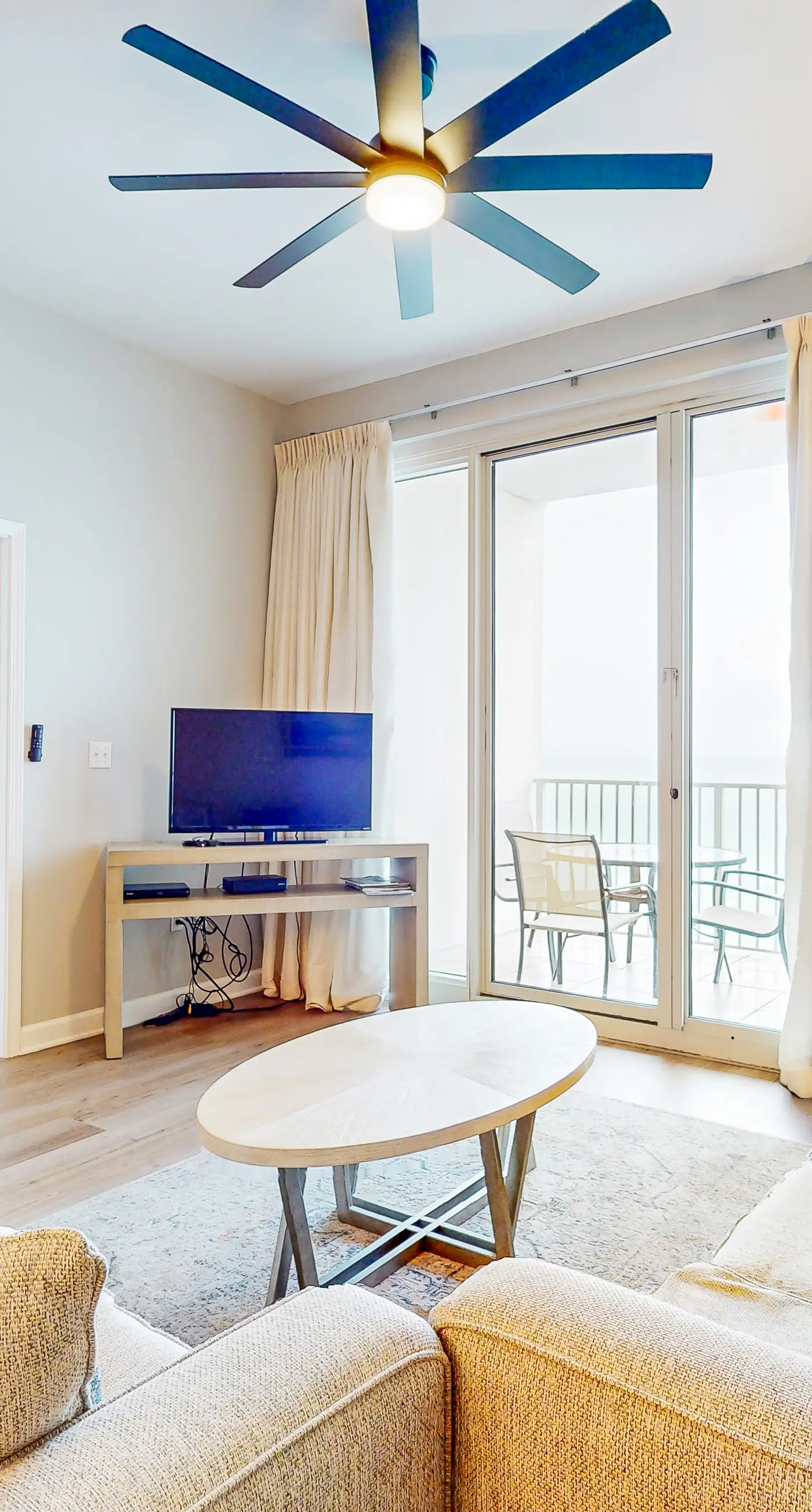 Bright getaway w/ gorgeous views - close to restaurants