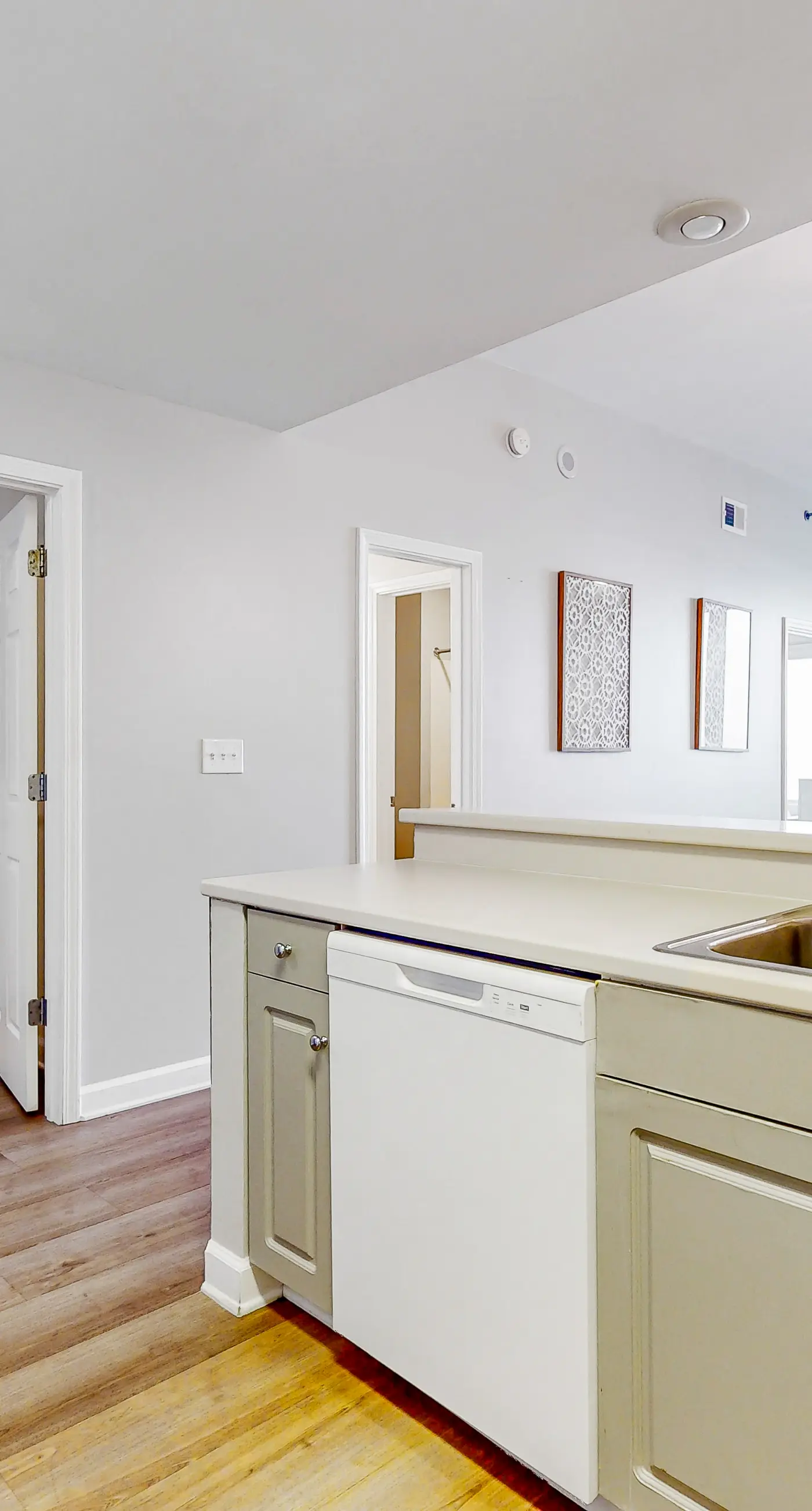 Bright getaway w/ gorgeous views - close to restaurants