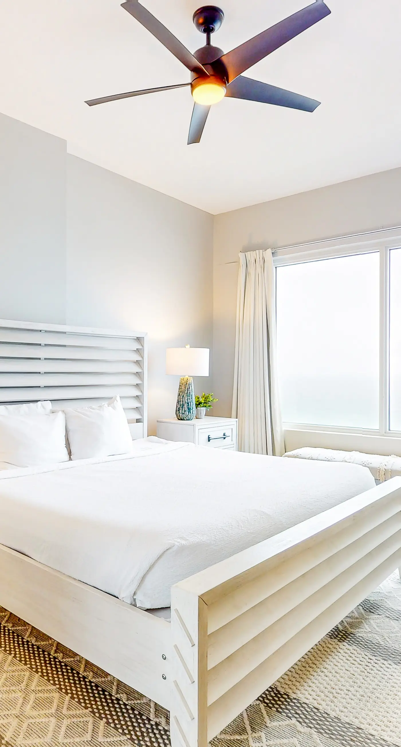 Bright getaway w/ gorgeous views - close to restaurants