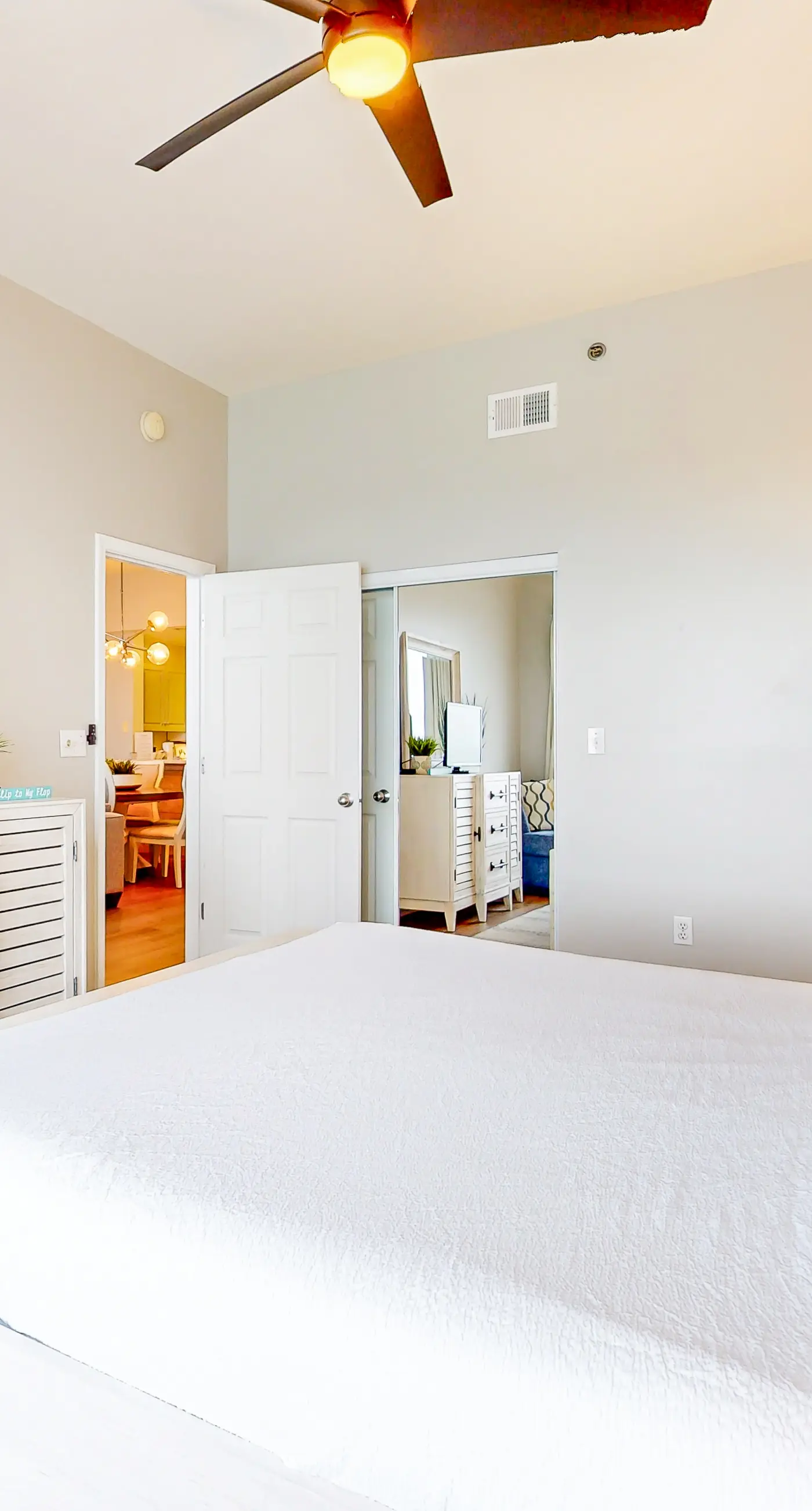 Bright getaway w/ gorgeous views - close to restaurants