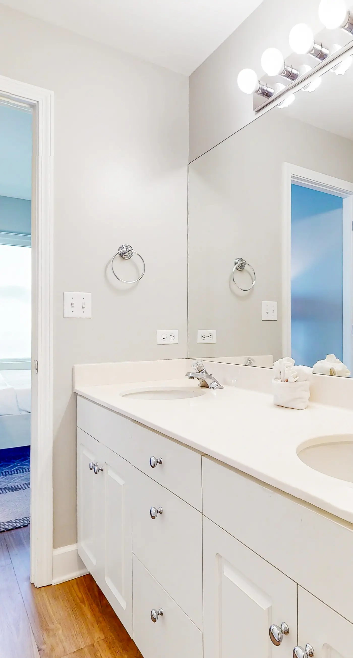 Bright getaway w/ gorgeous views - close to restaurants