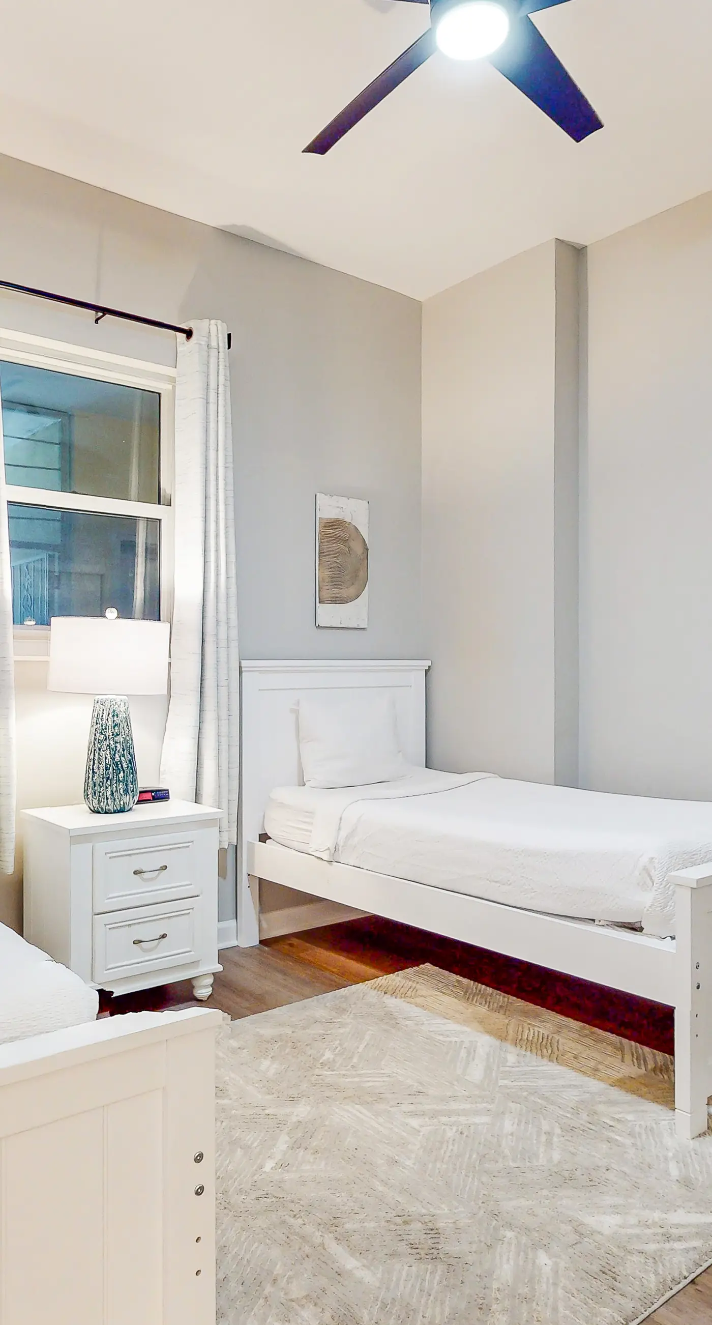 Bright getaway w/ gorgeous views - close to restaurants