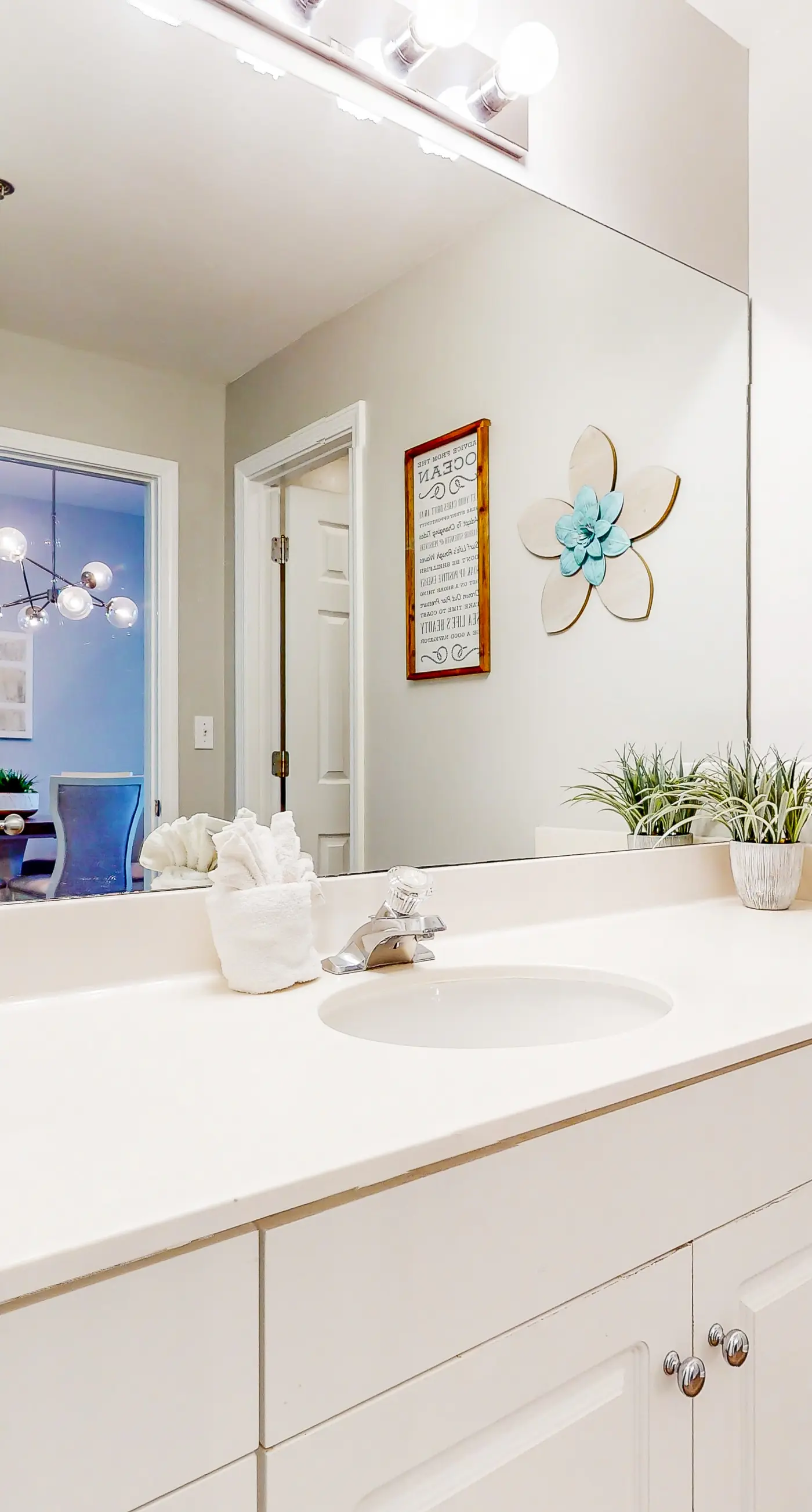 Bright getaway w/ gorgeous views - close to restaurants