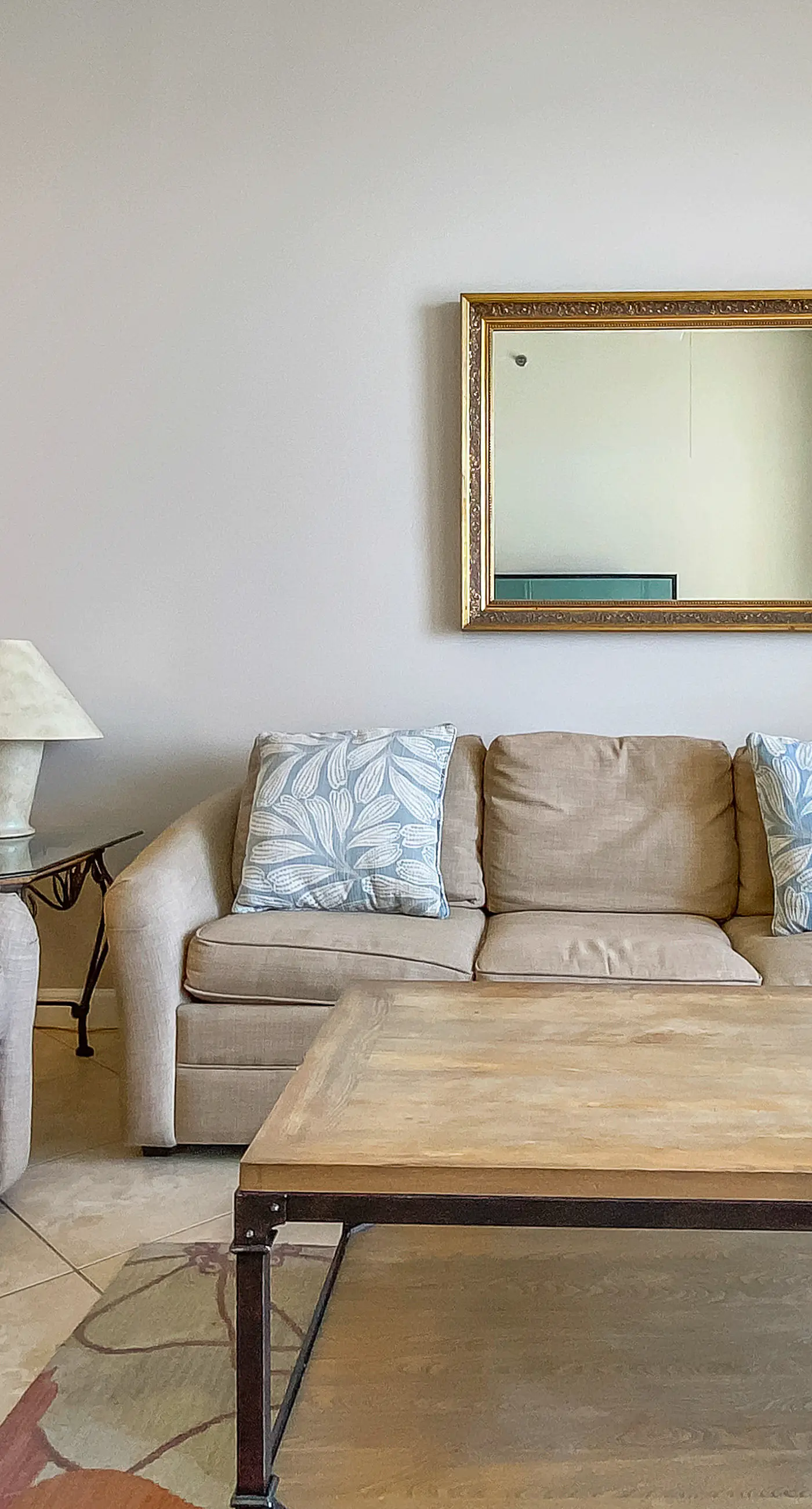 Comfortable unit, Breathtaking views, Quick walk to dining