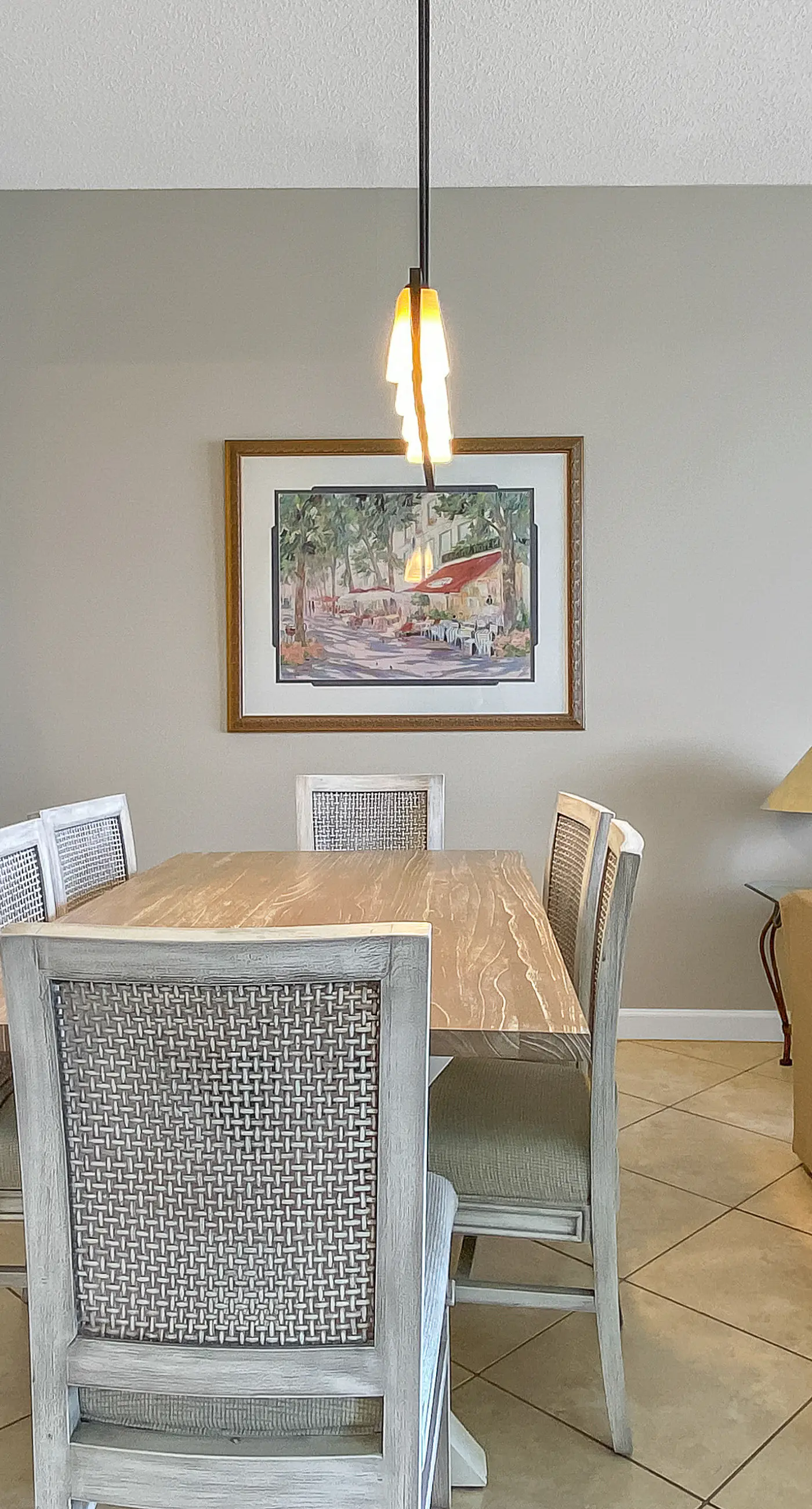 Comfortable unit, Breathtaking views, Quick walk to dining