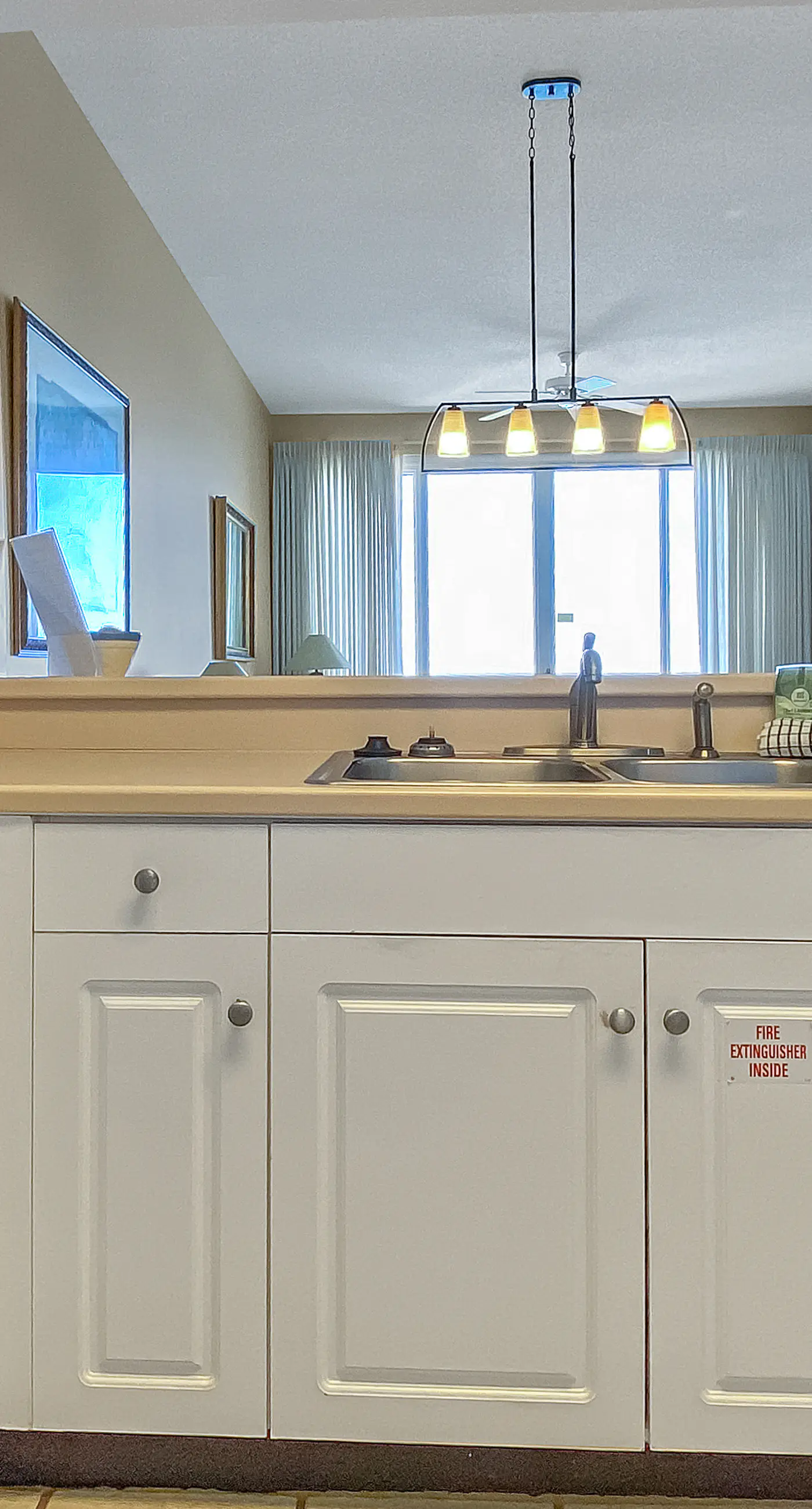 Comfortable unit, Breathtaking views, Quick walk to dining