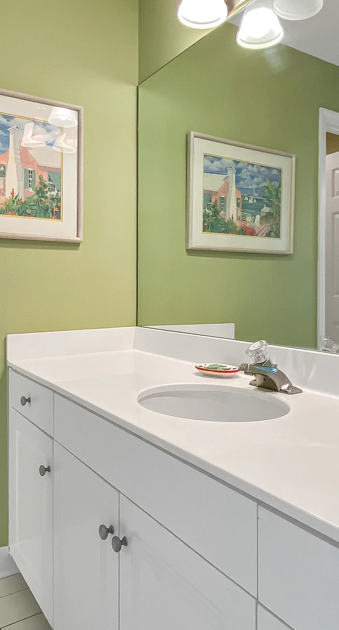 Comfortable unit, Breathtaking views, Quick walk to dining