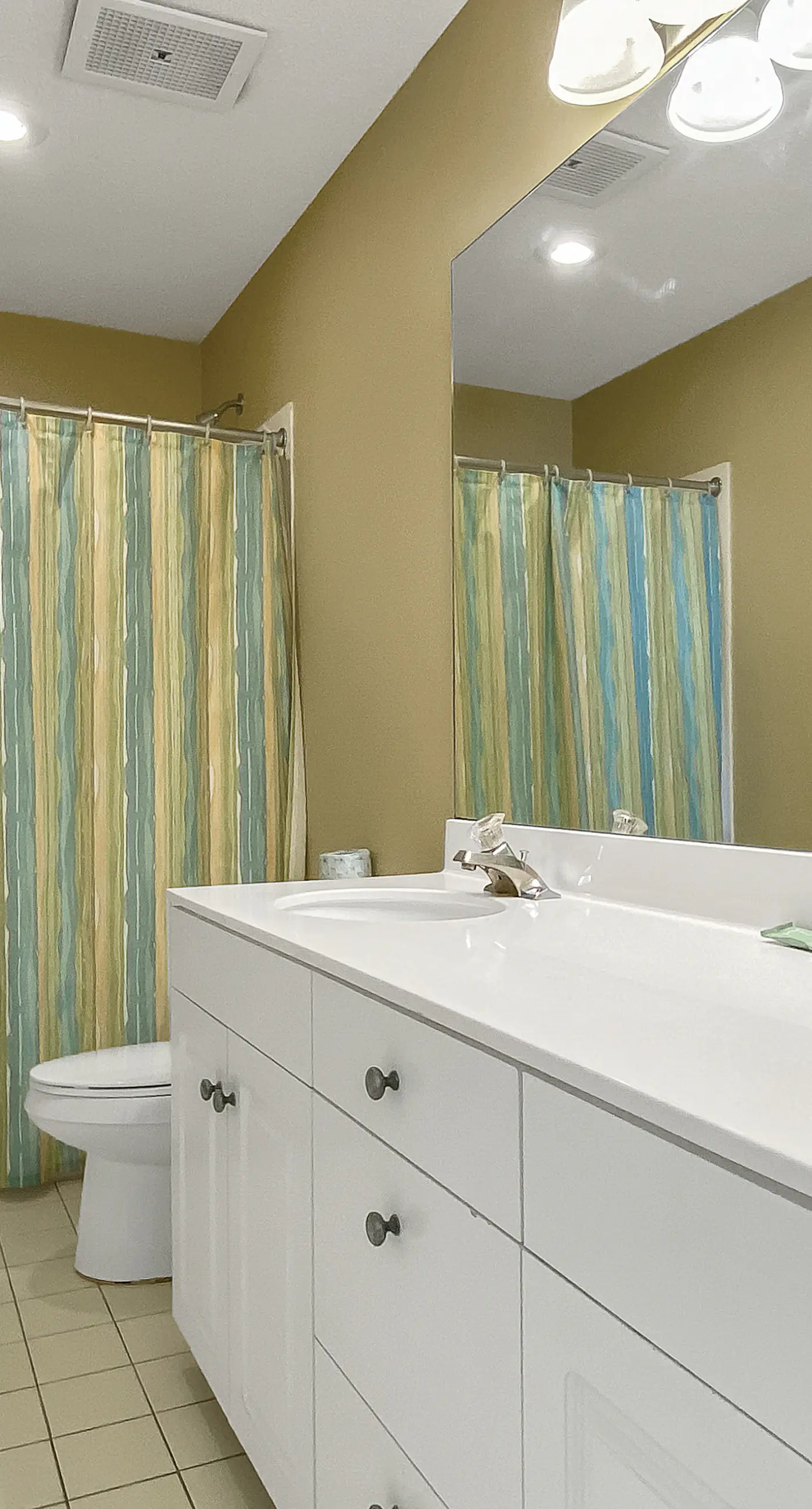 Comfortable unit, Breathtaking views, Quick walk to dining