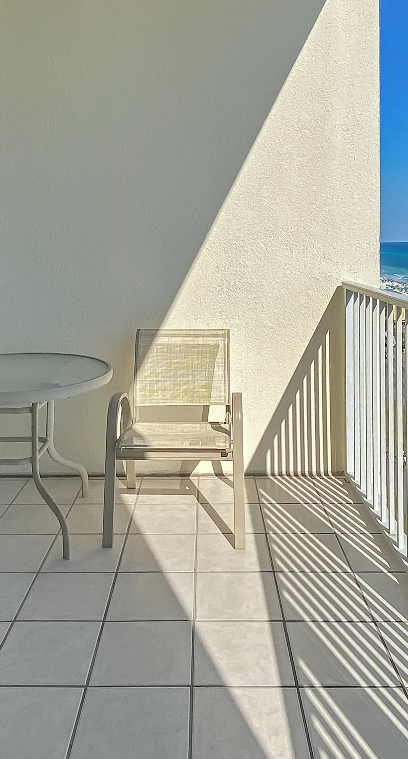 Comfortable unit, Breathtaking views, Quick walk to dining