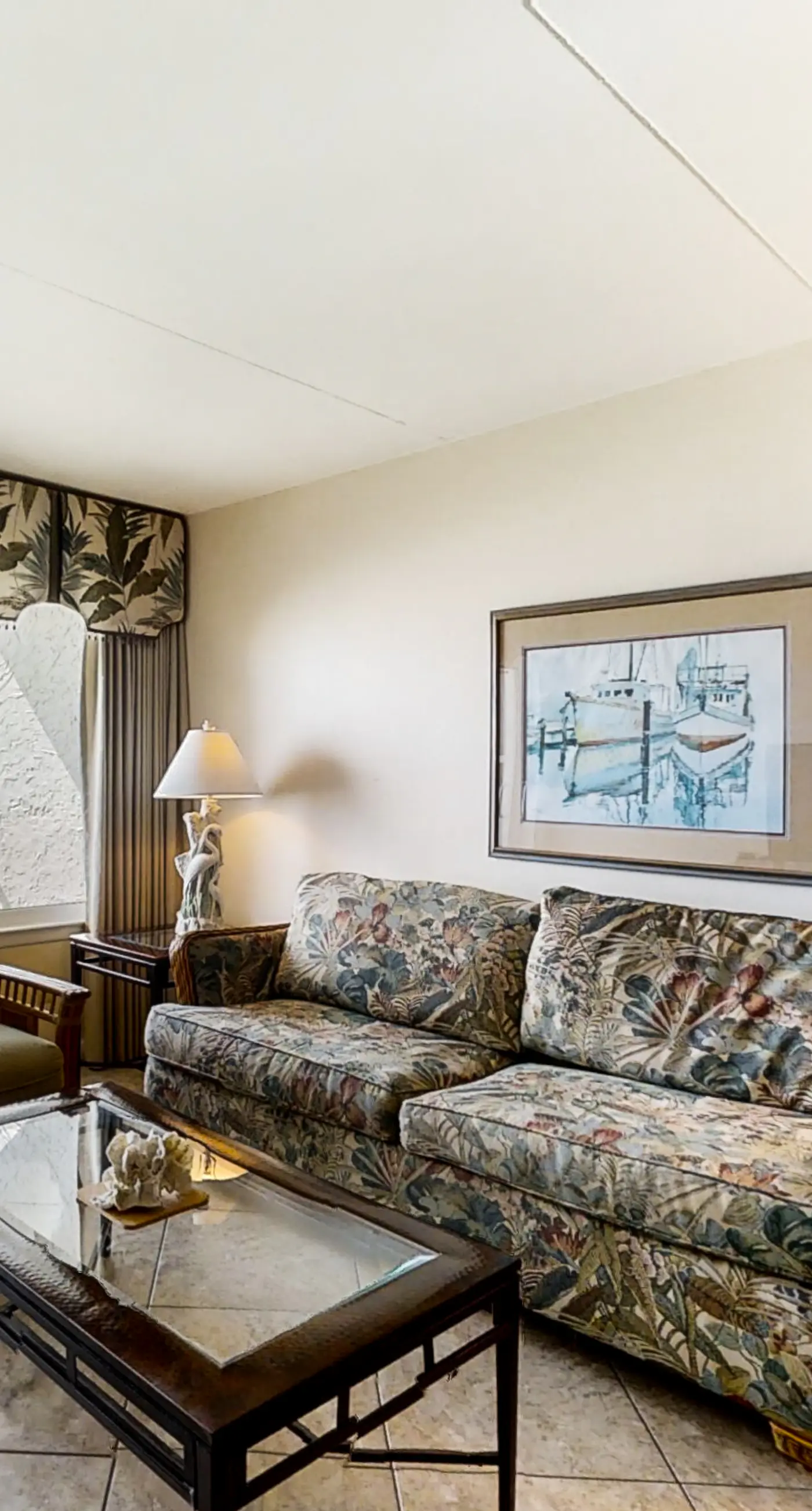 4th-floor, open, airy condo with Gulf Views- close to dining