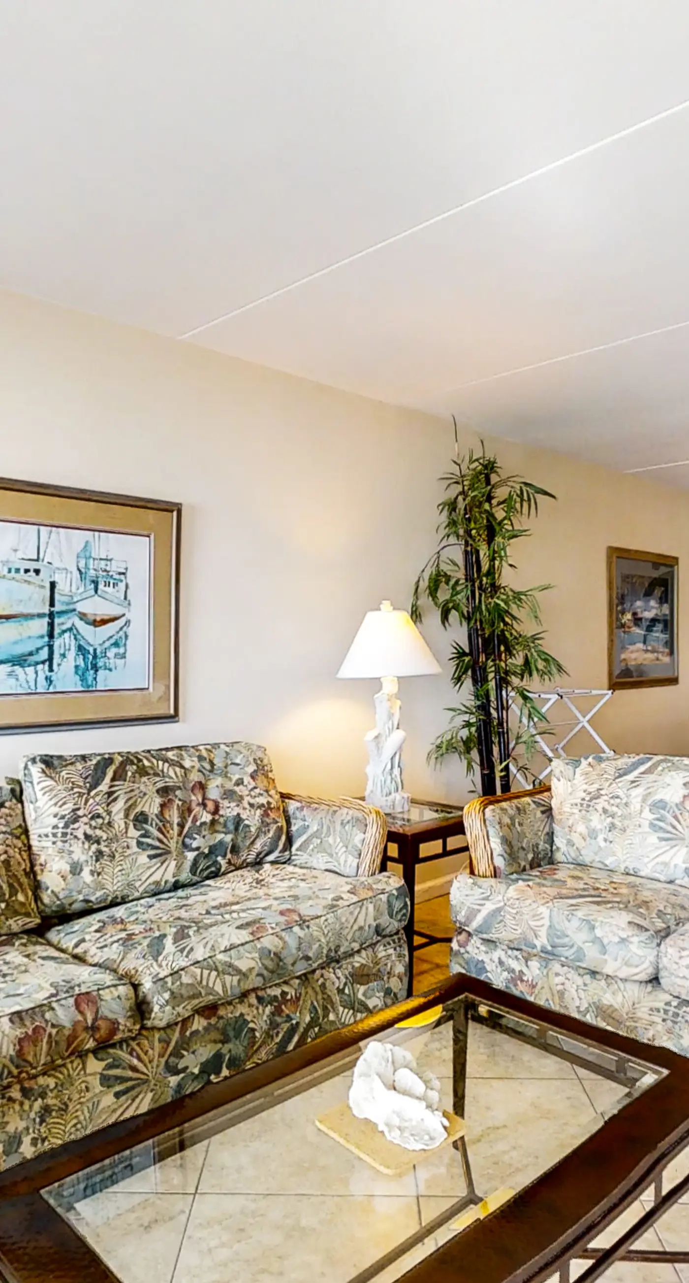 4th-floor, open, airy condo with Gulf Views- close to dining