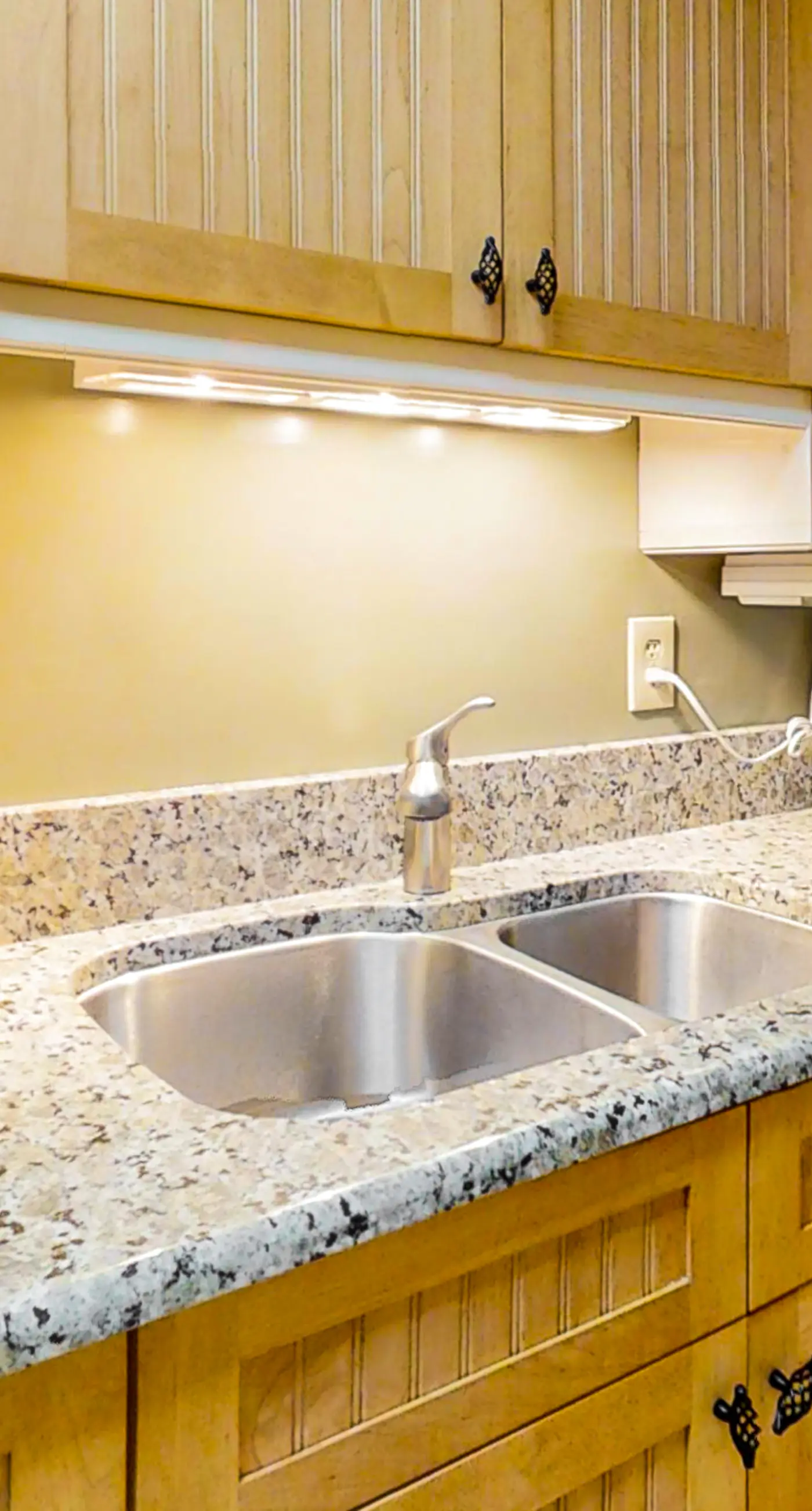 4th-floor, open, airy condo with Gulf Views- close to dining
