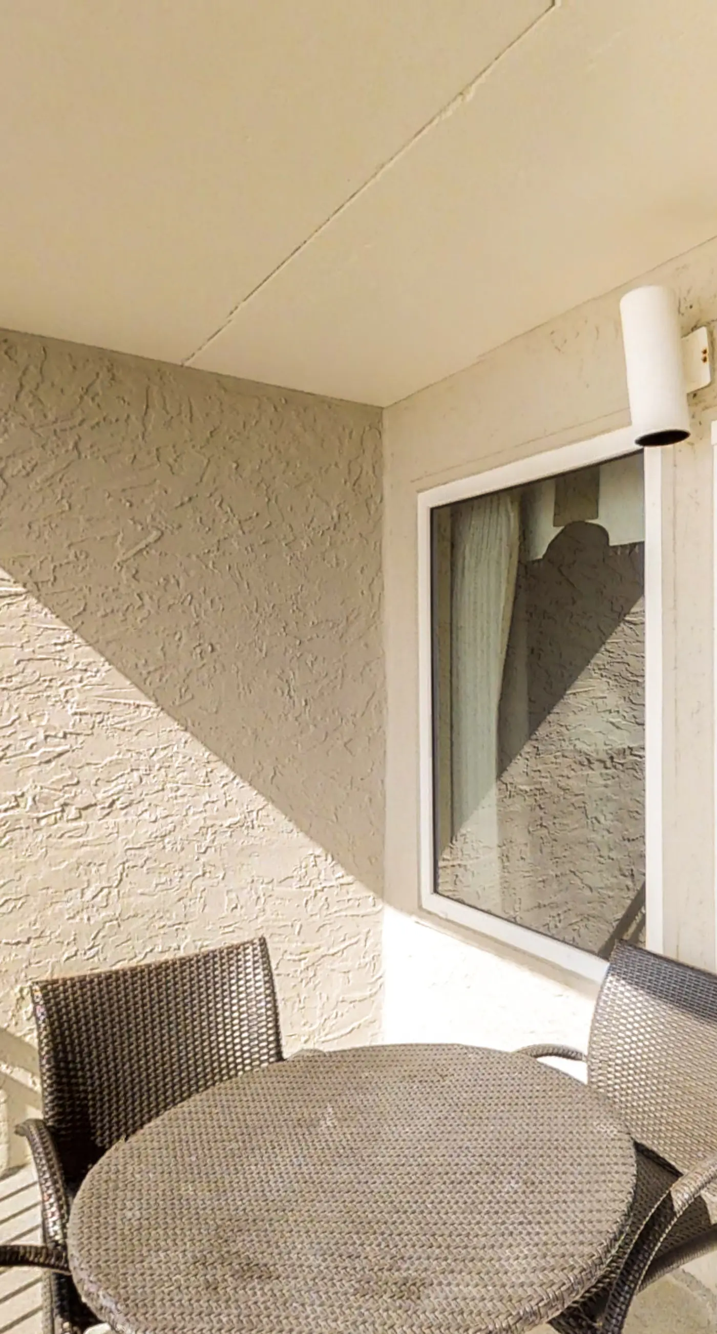4th-floor, open, airy condo with Gulf Views- close to dining
