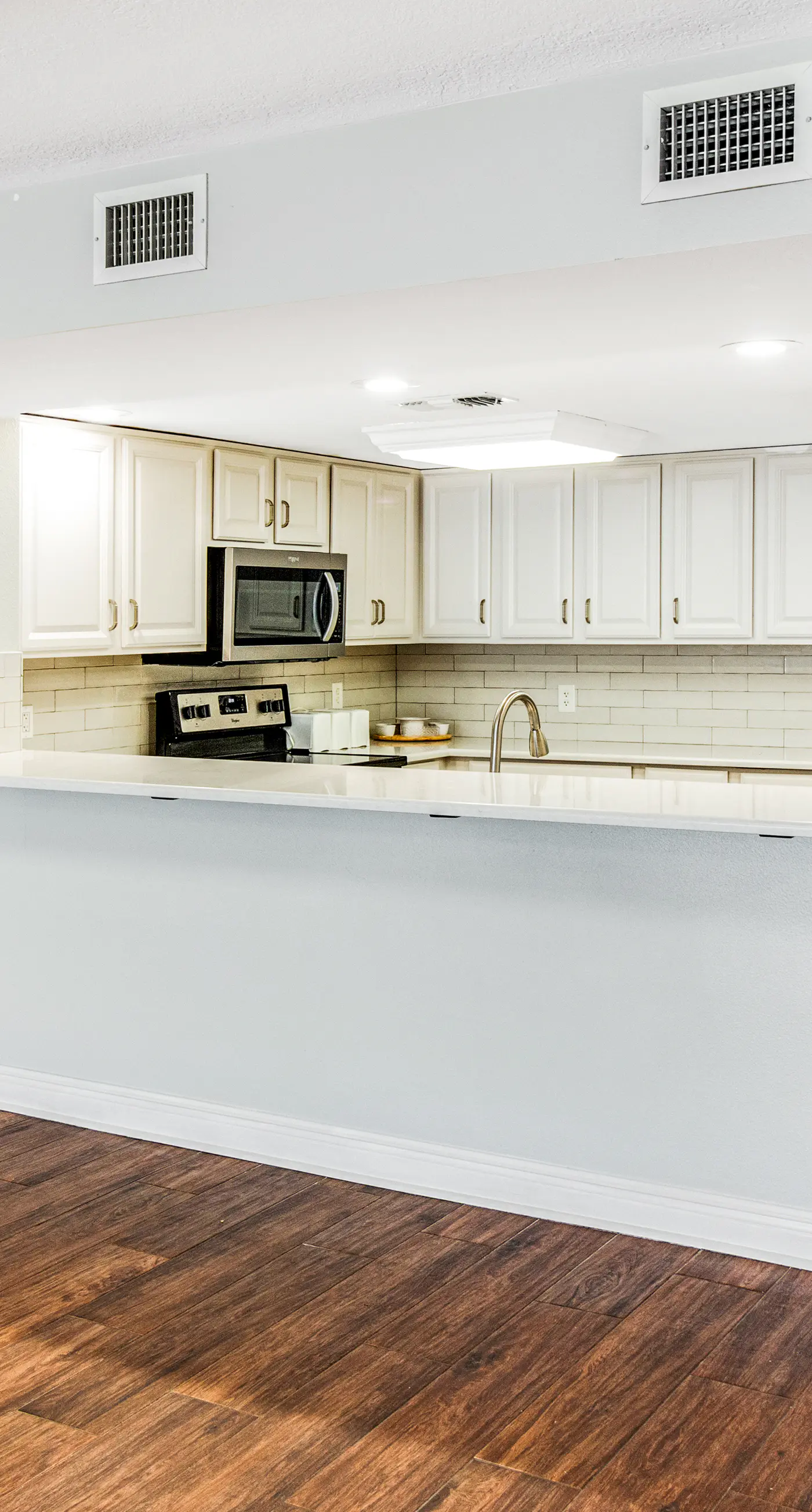 4th-floor, open, airy condo with Gulf Views- close to dining