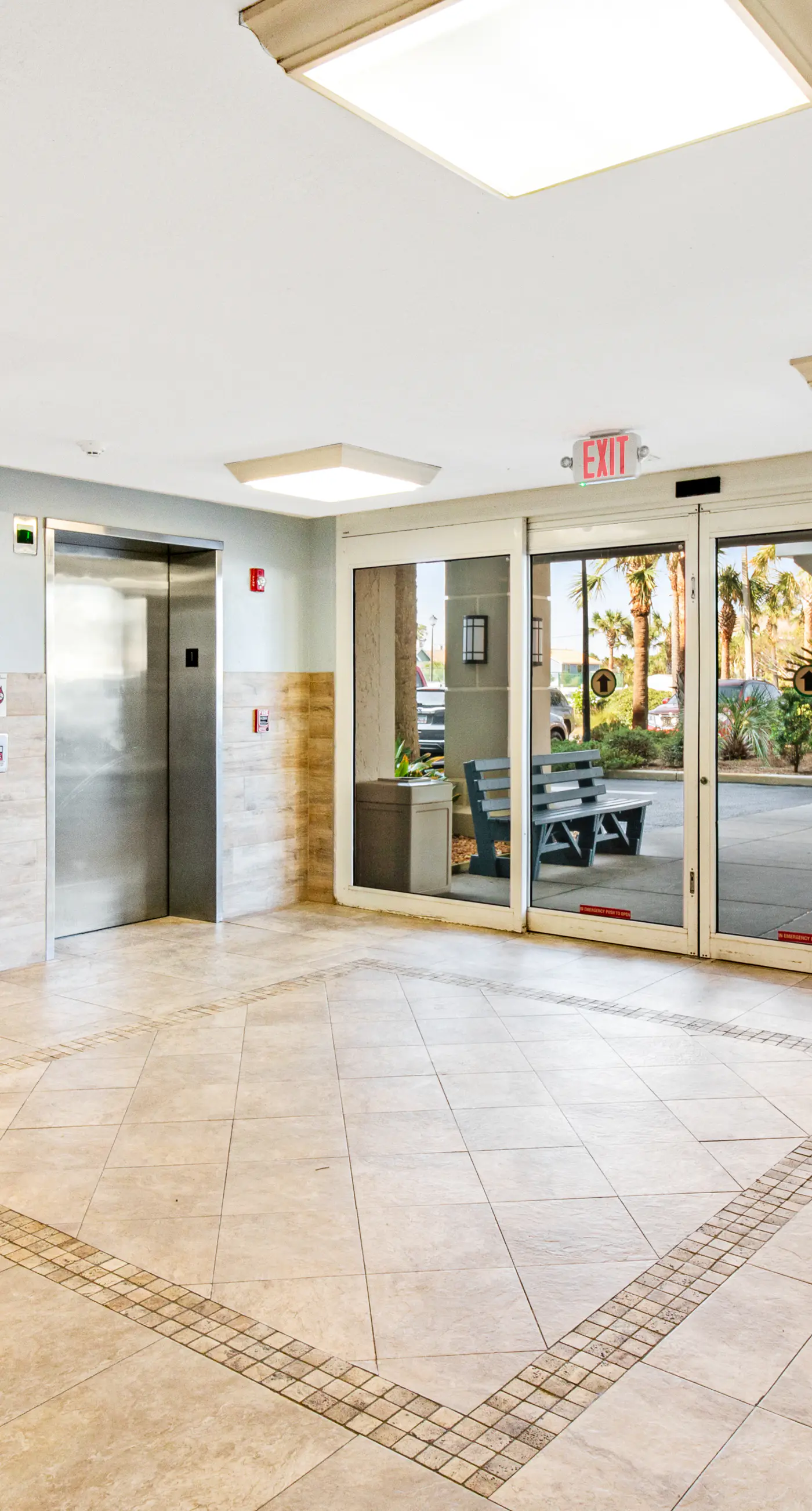 4th-floor, open, airy condo with Gulf Views- close to dining