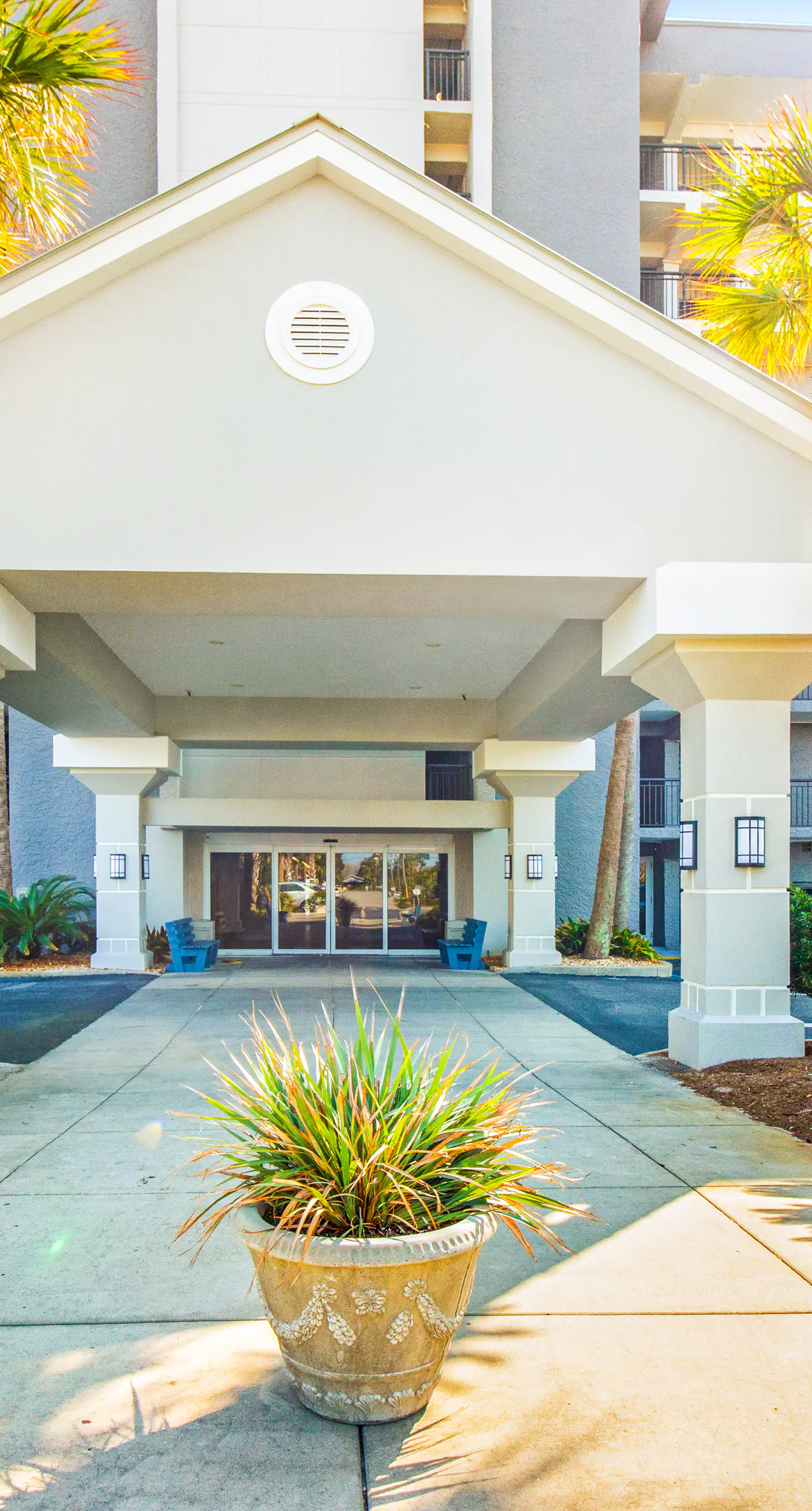 4th-floor, open, airy condo with Gulf Views- close to dining