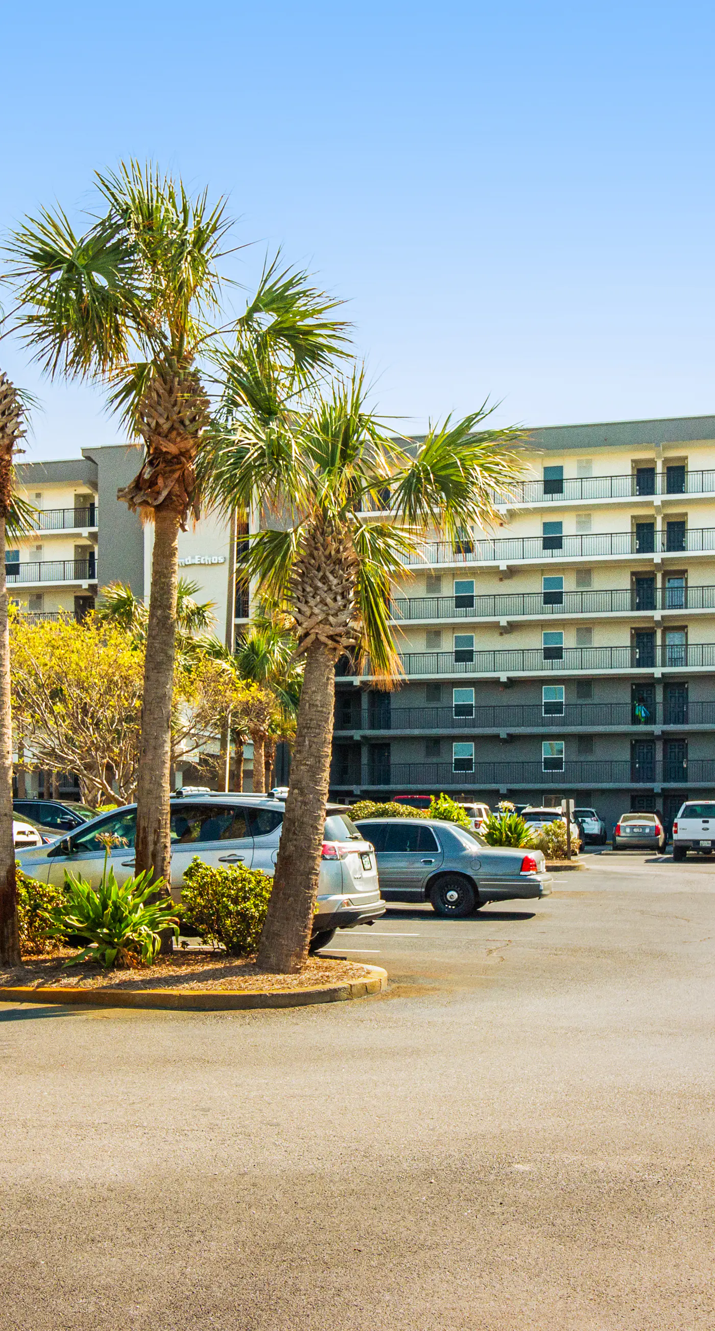 4th-floor, open, airy condo with Gulf Views- close to dining