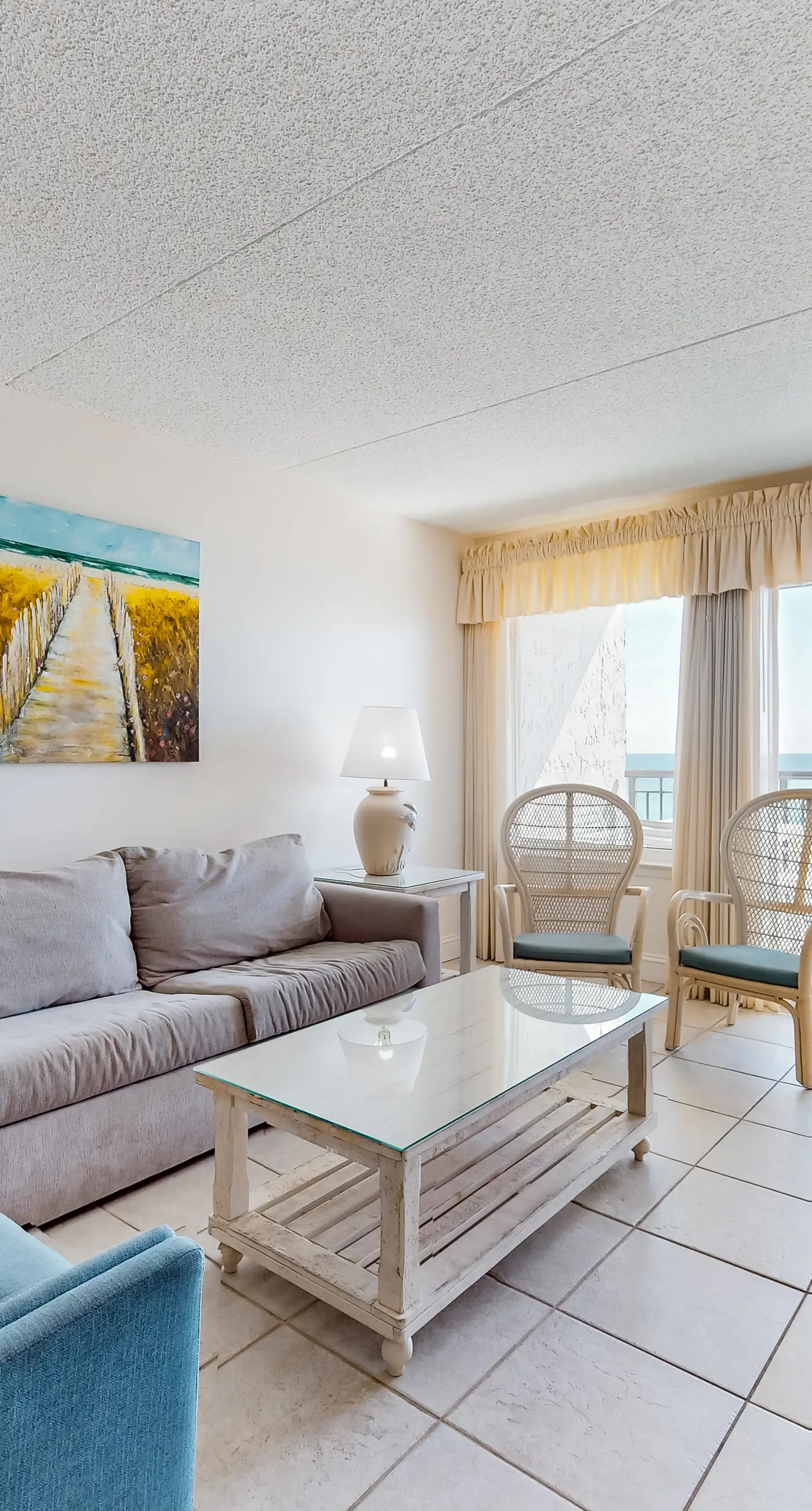Island Echos 5G. 5th-floor, cozy Gulf-front condo with views - close to entertainment