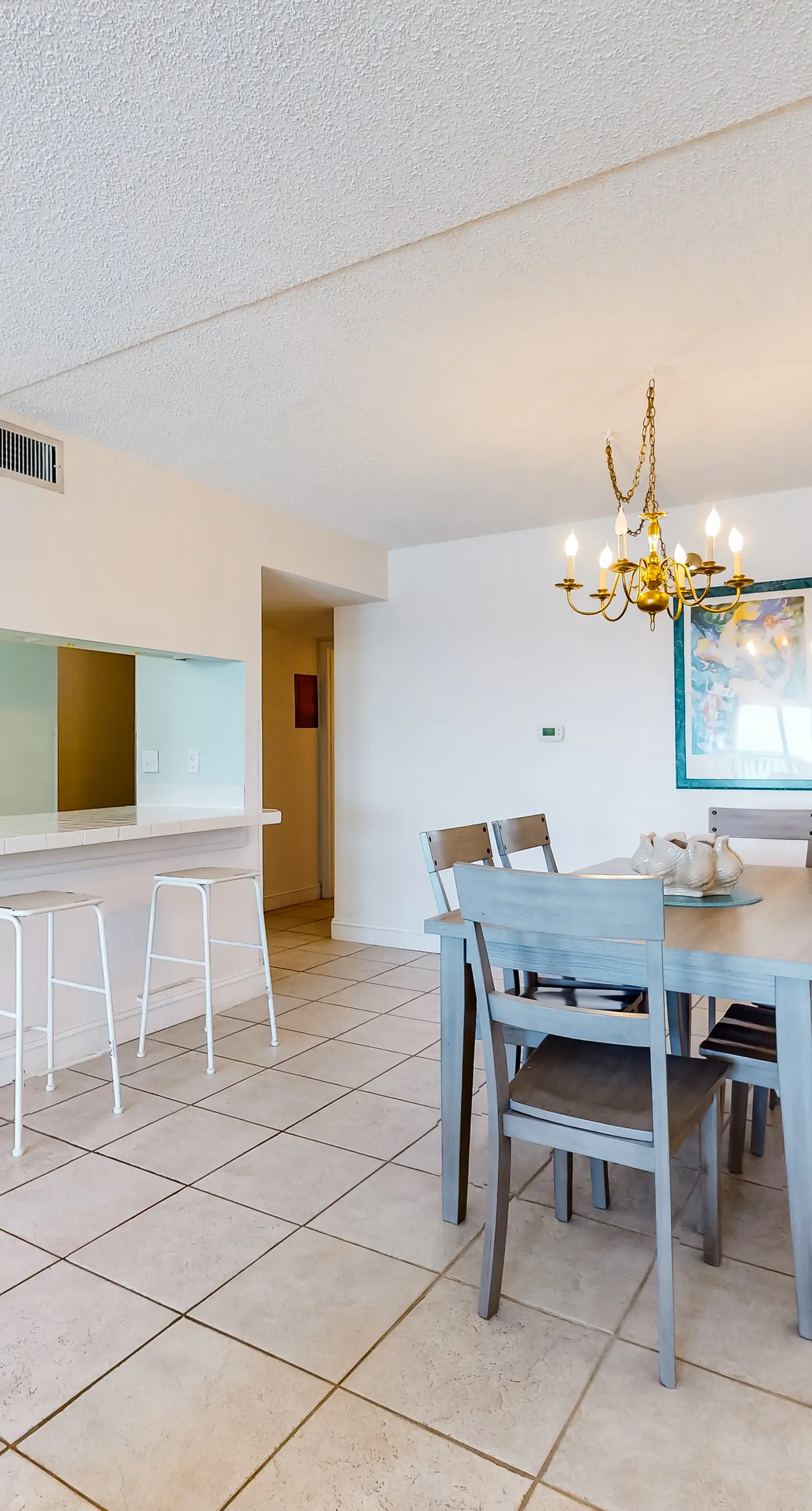 Island Echos 5G. 5th-floor, cozy Gulf-front condo with views - close to entertainment